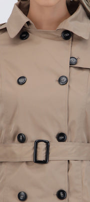 Trench con botones detalle mini cuadro