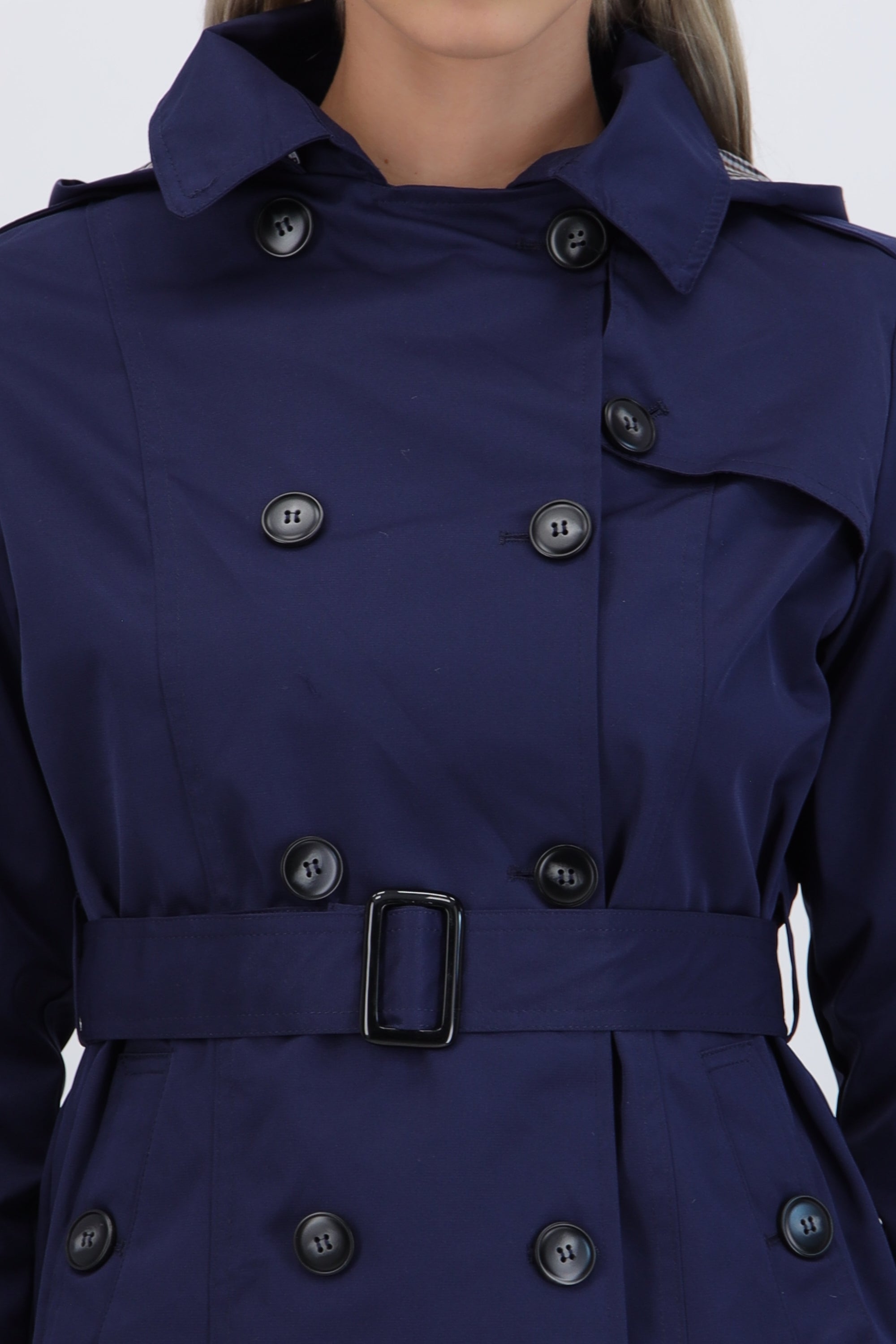 Trench con botones detalle mini cuadro