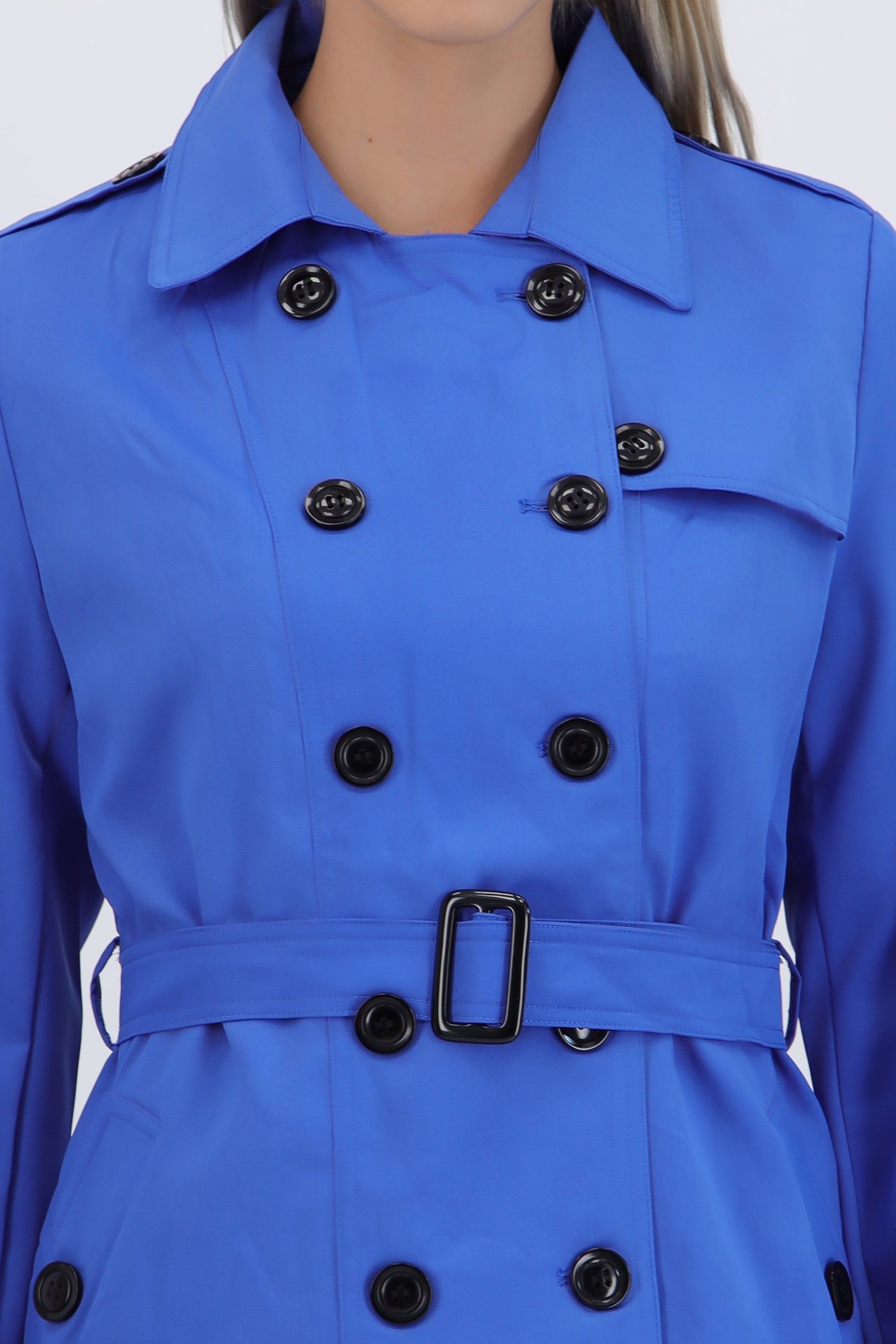 Trench con botones lisa