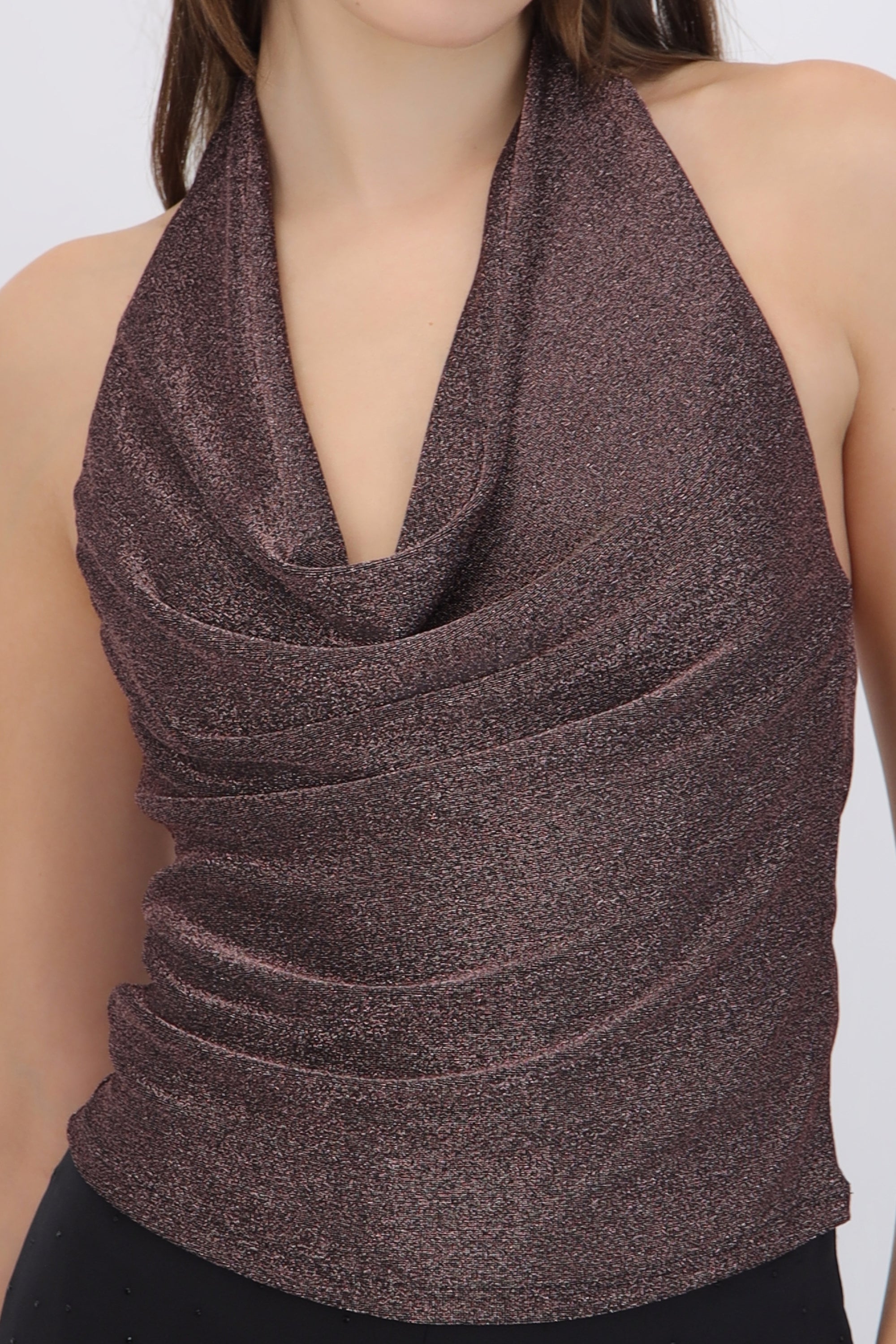 Top cuello cascada brillos