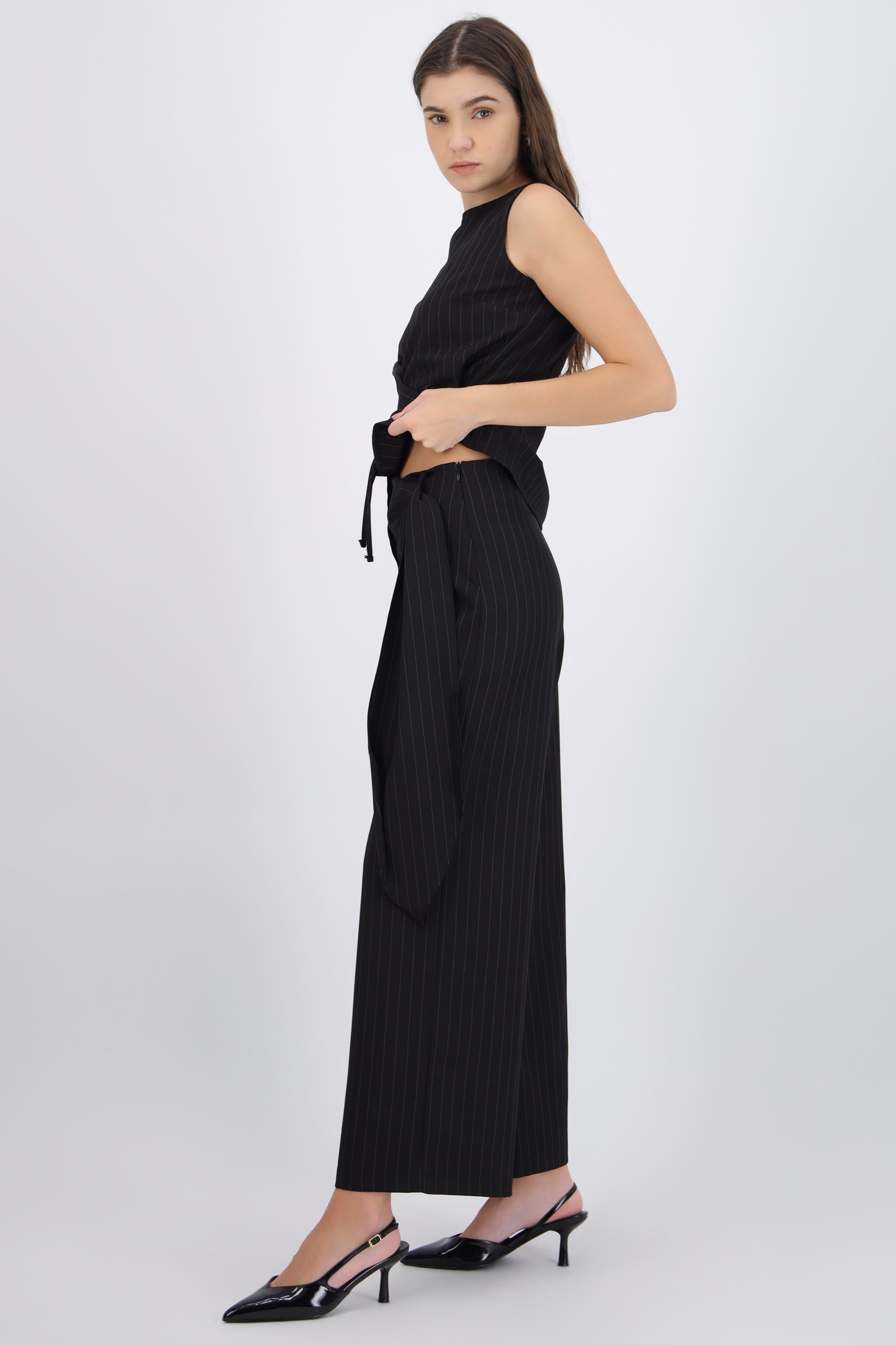 Pantalón wide leg detalle pañuelo