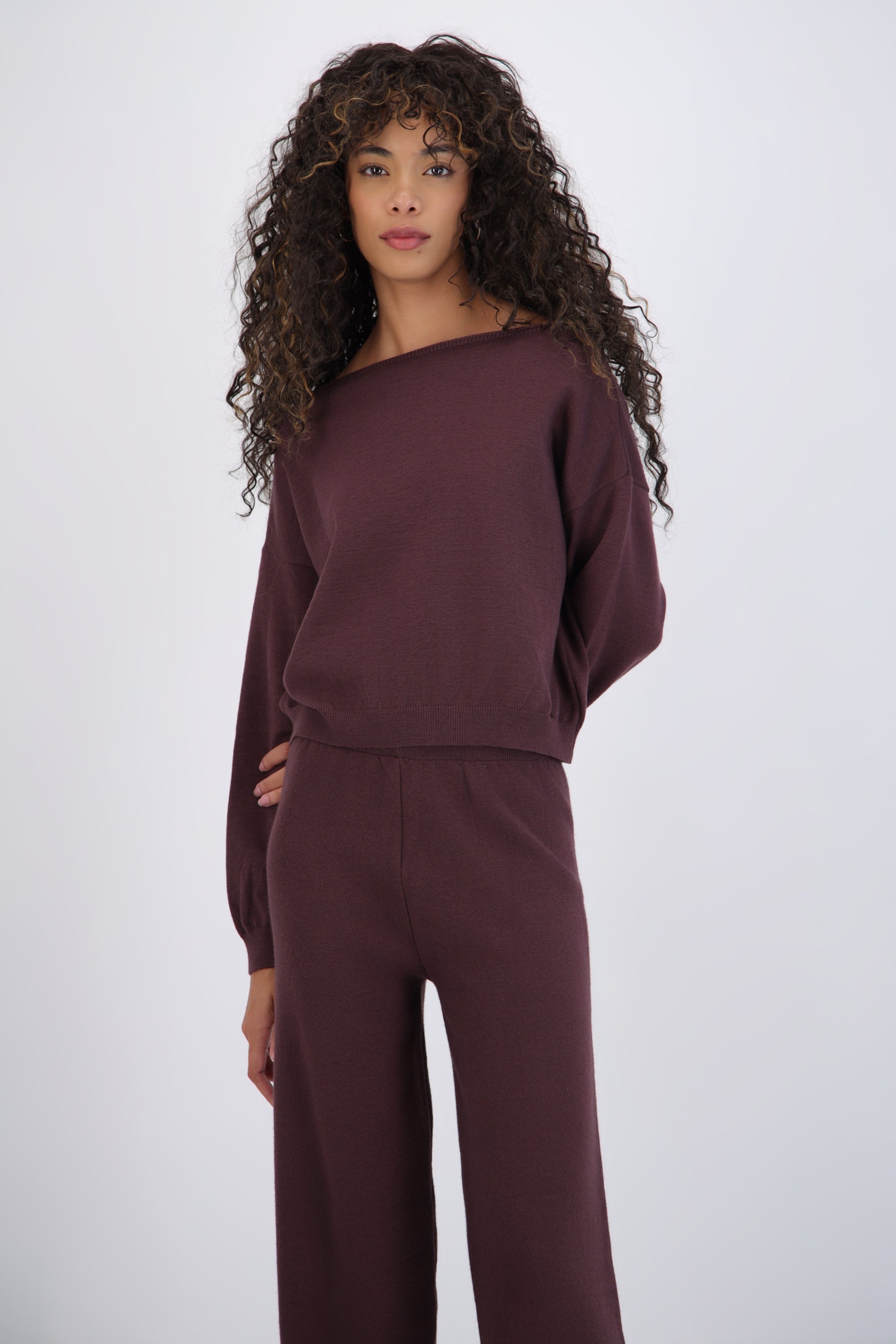 Sueter liso cuello barco