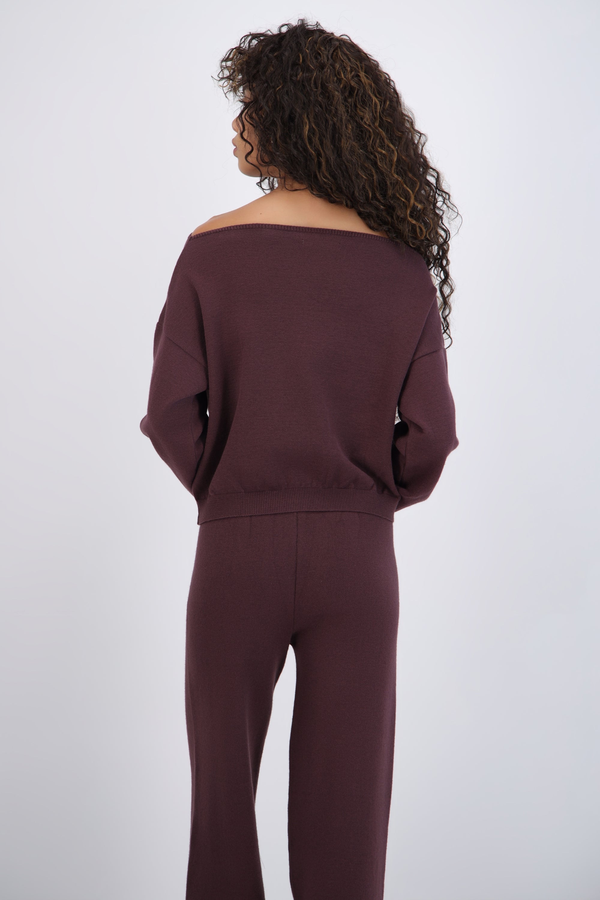 Sueter liso cuello barco