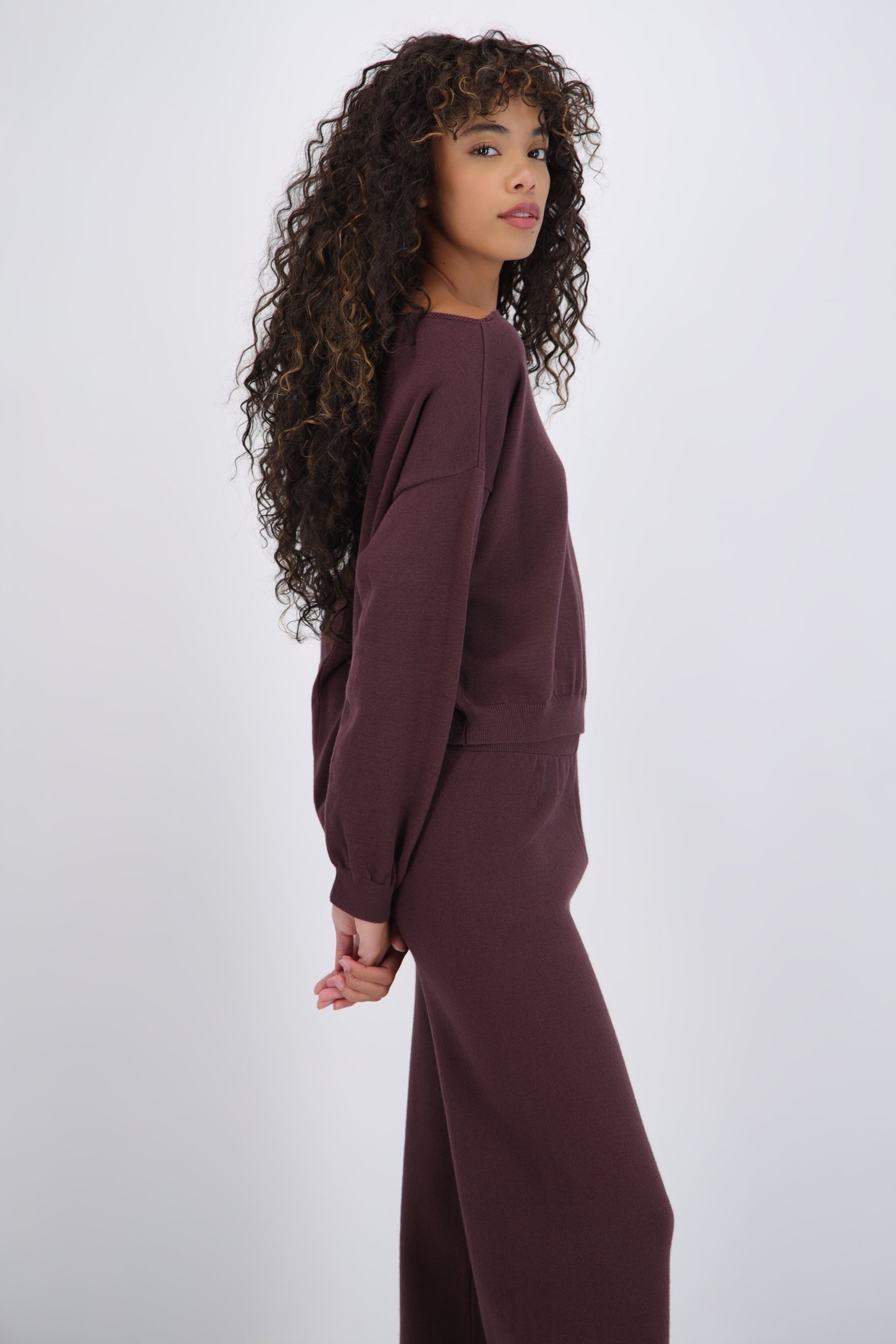 Sueter liso cuello barco
