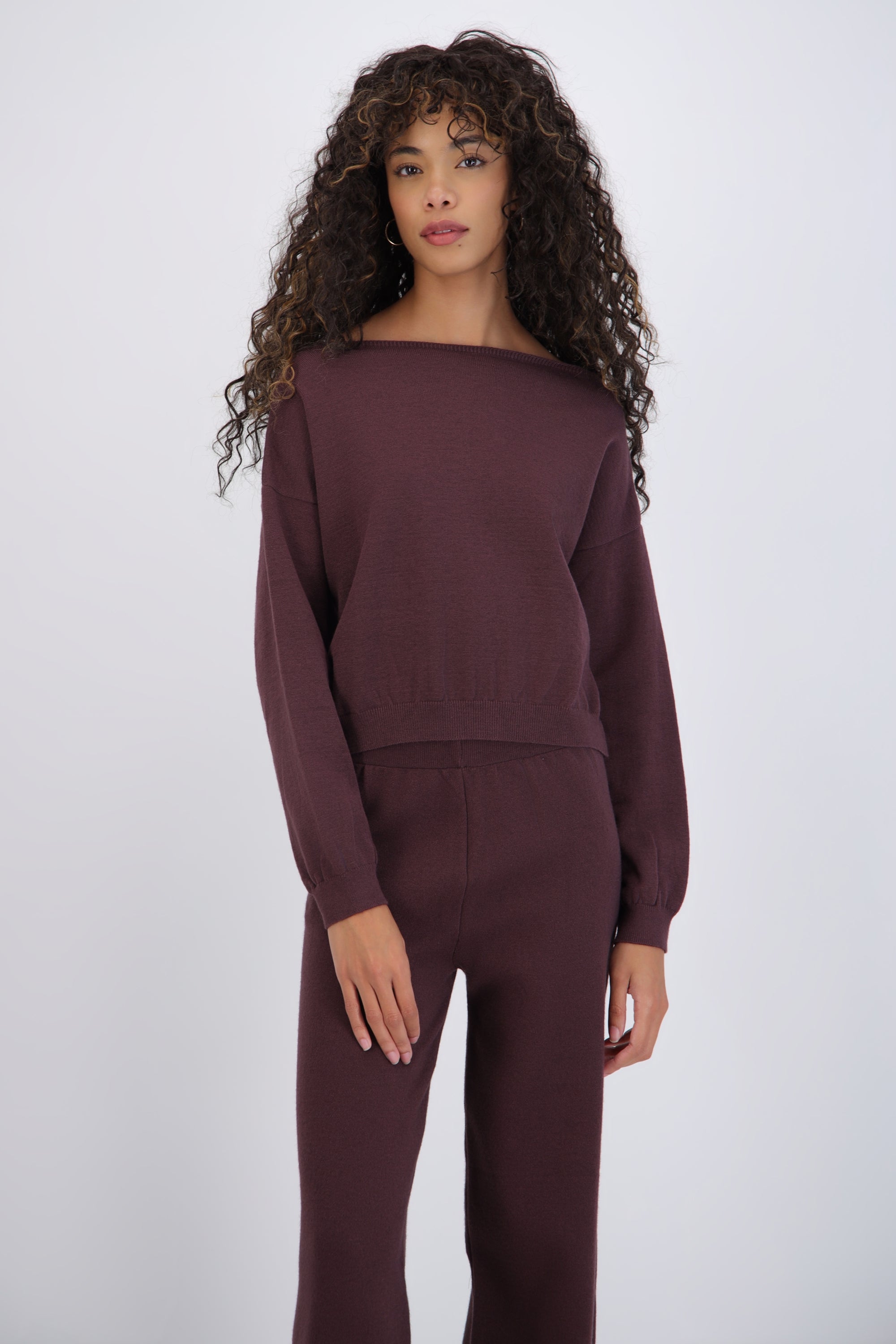 Sueter liso cuello barco