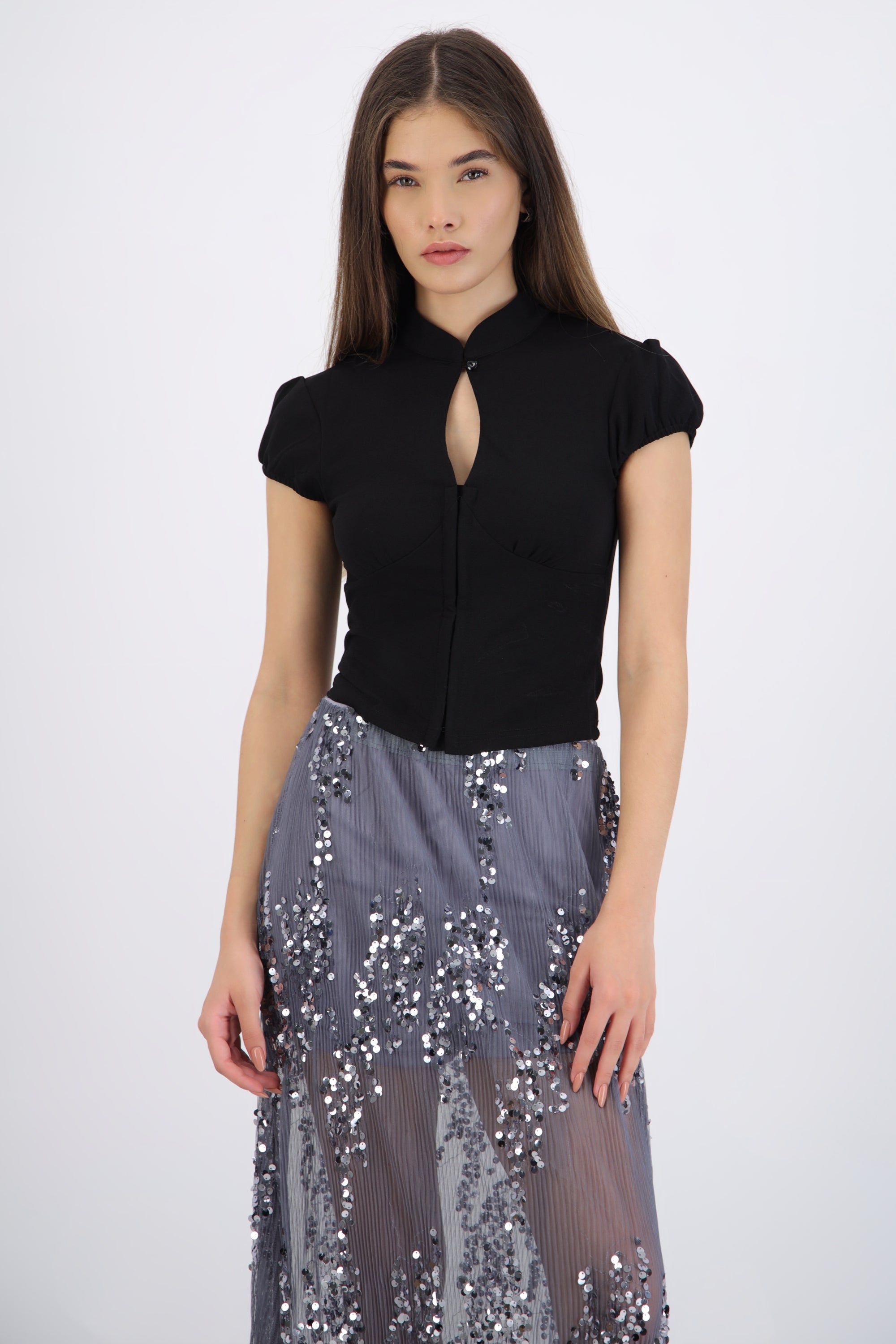 Blusa con abertura en escote