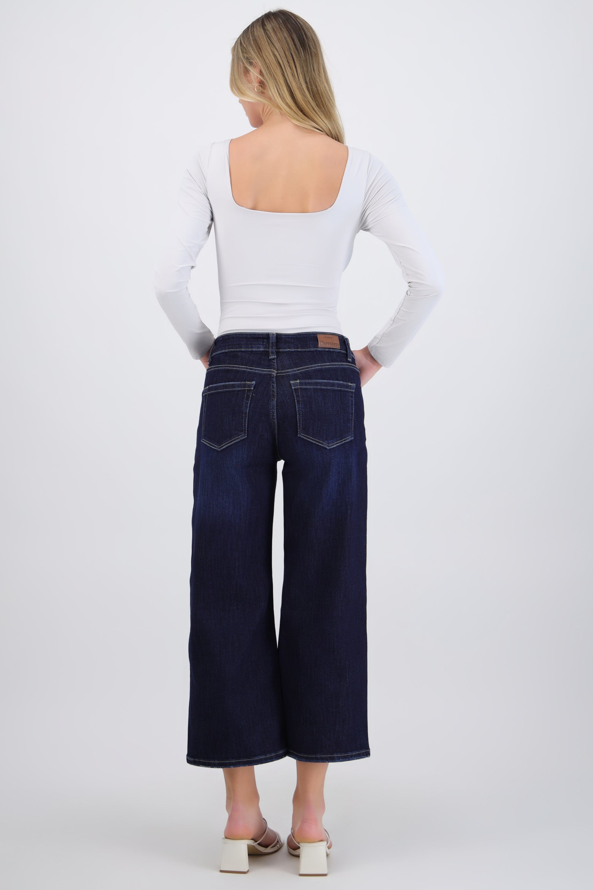 Jeans cropped dobladillo