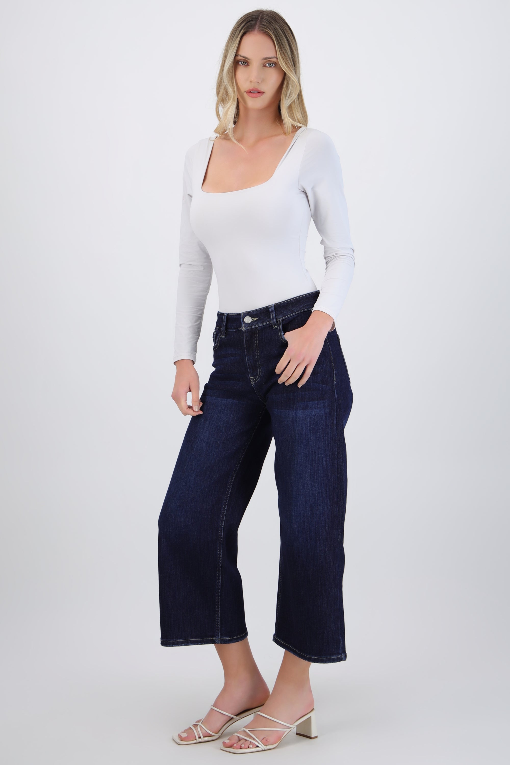 Jeans cropped dobladillo
