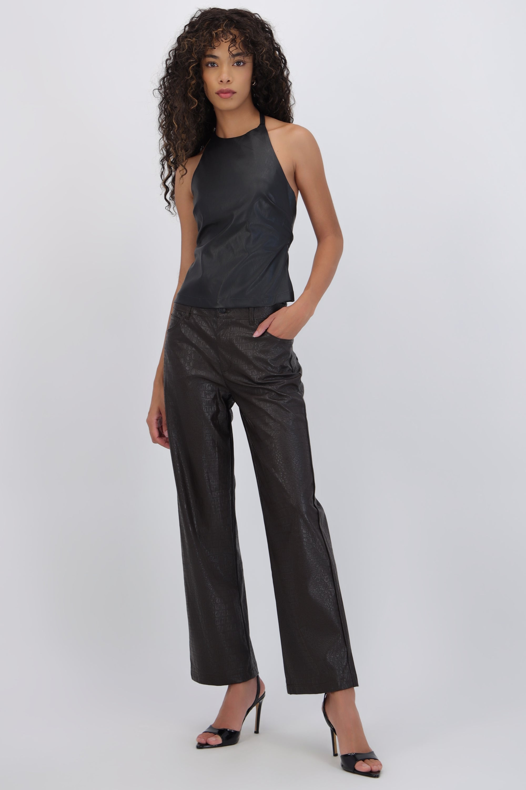 Pantalon pu con textura
