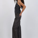 Pantalon pu con textura