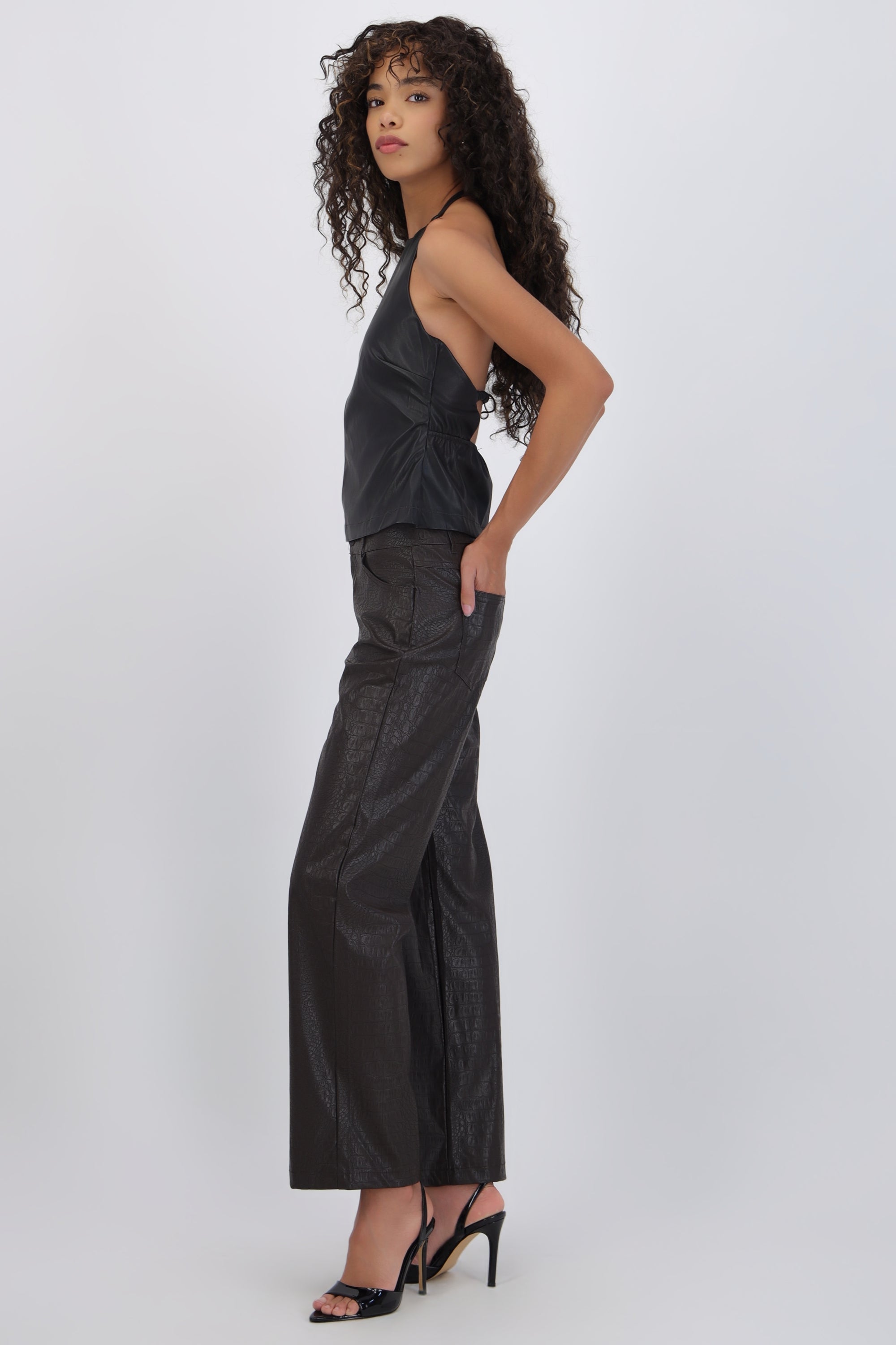 Pantalon pu con textura