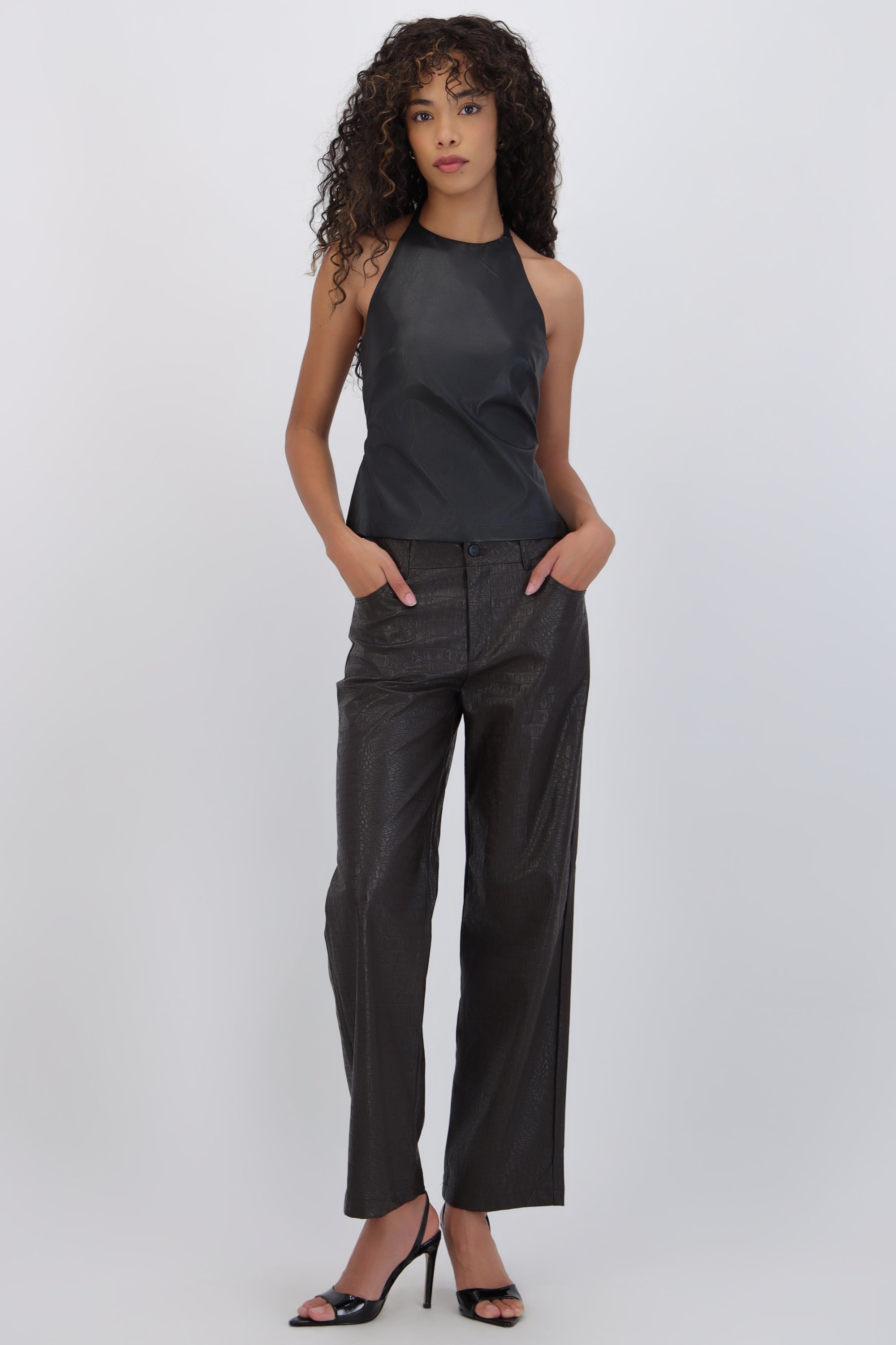 Pantalon pu con textura