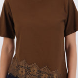 Playera con encaje asimetrico
