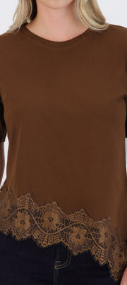 Playera con encaje asimetrico