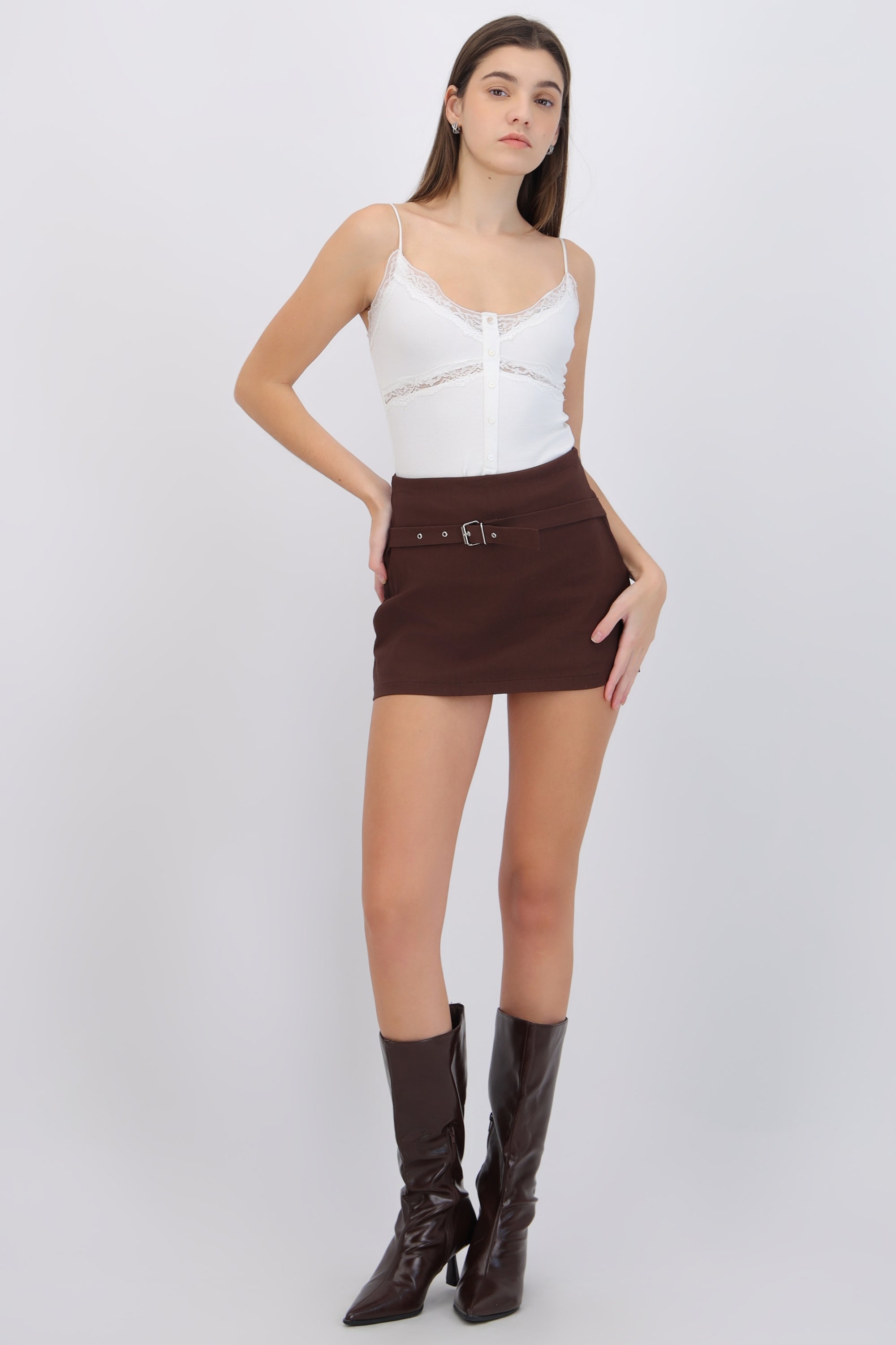 Falda mini con cinturon