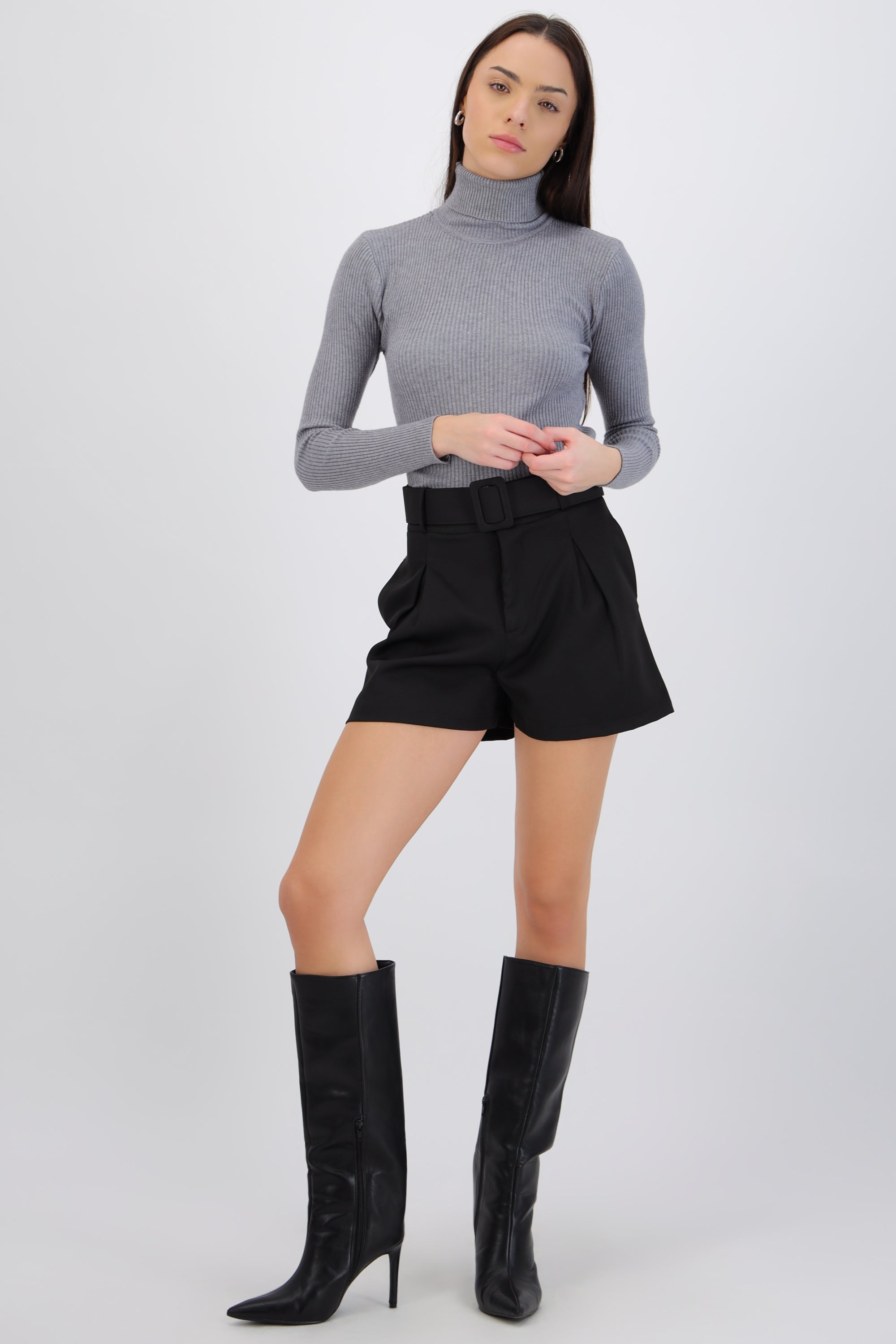 Short mini con cinturon