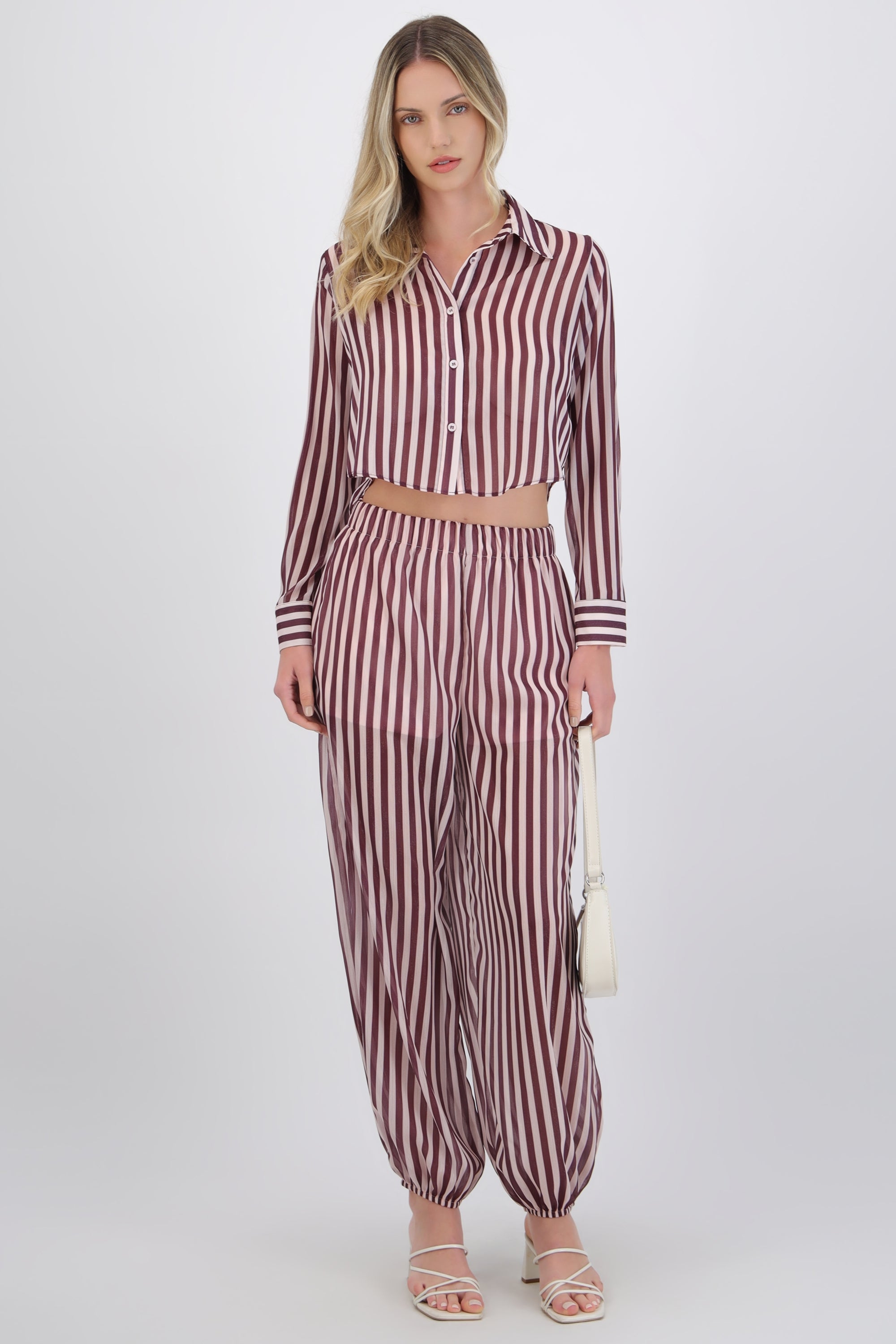Pantalon de rayas con transparencia