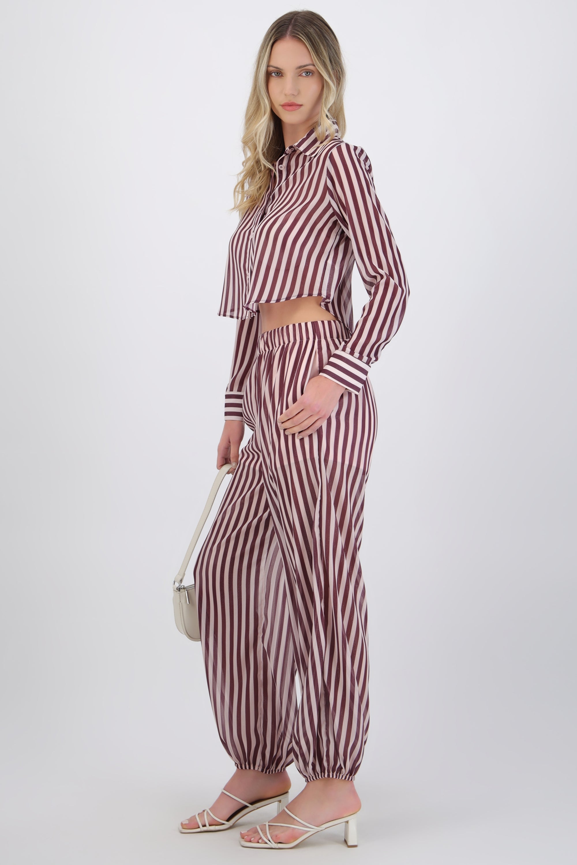 Pantalon de rayas con transparencia