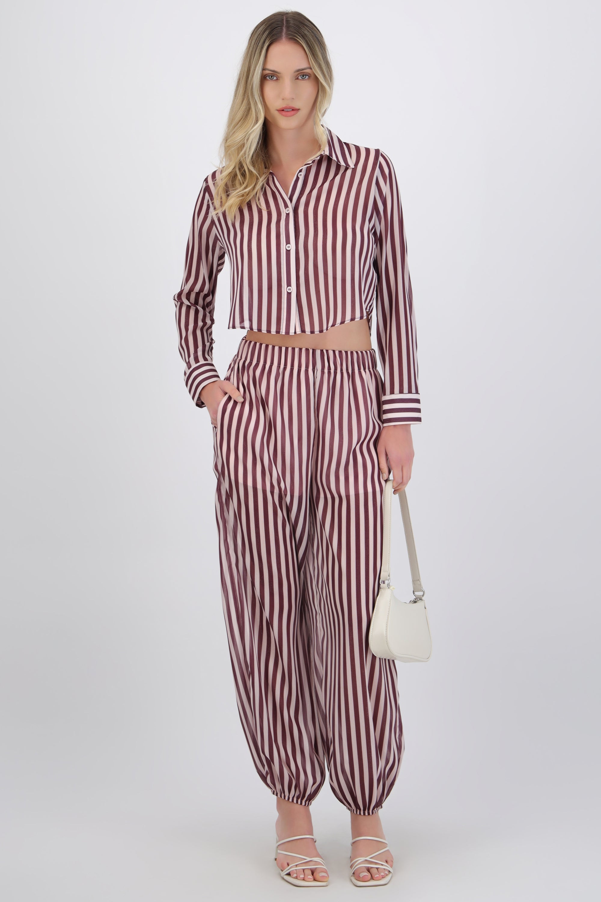 Pantalon de rayas con transparencia