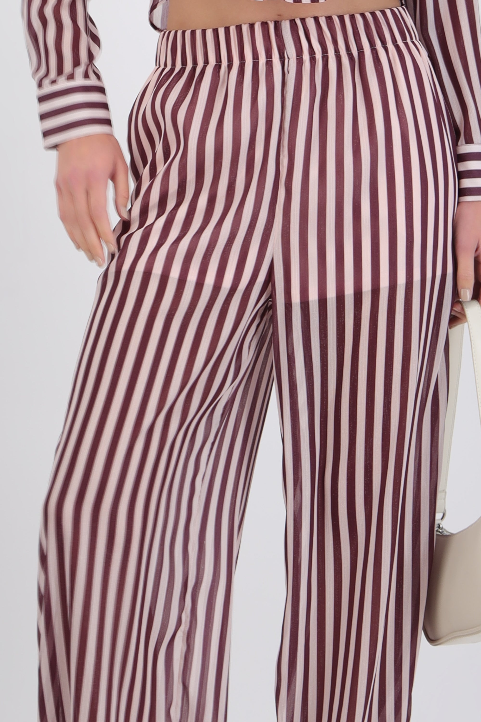 Pantalon de rayas con transparencia