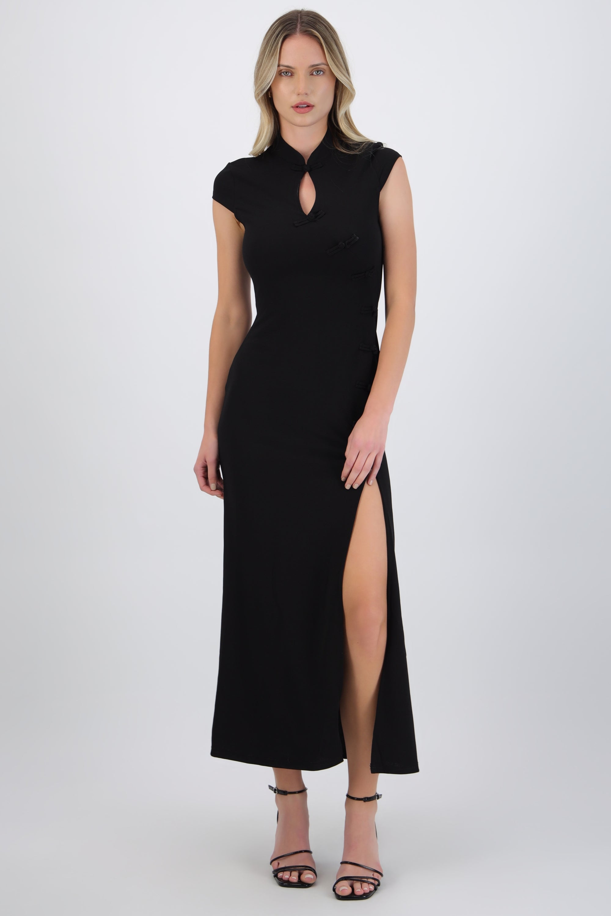 Vestido largo alamares