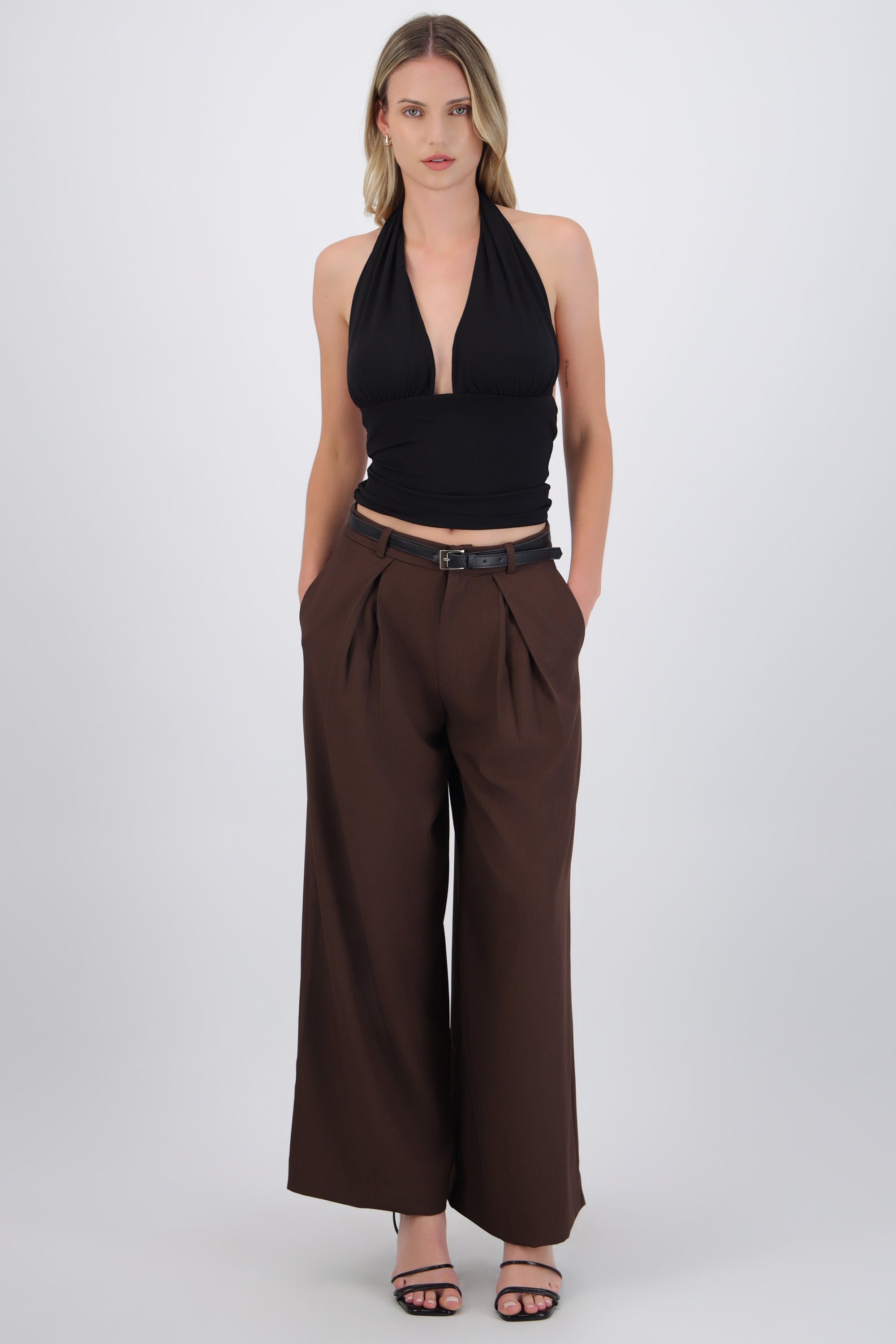 Pantalon con pinzas y cinturon