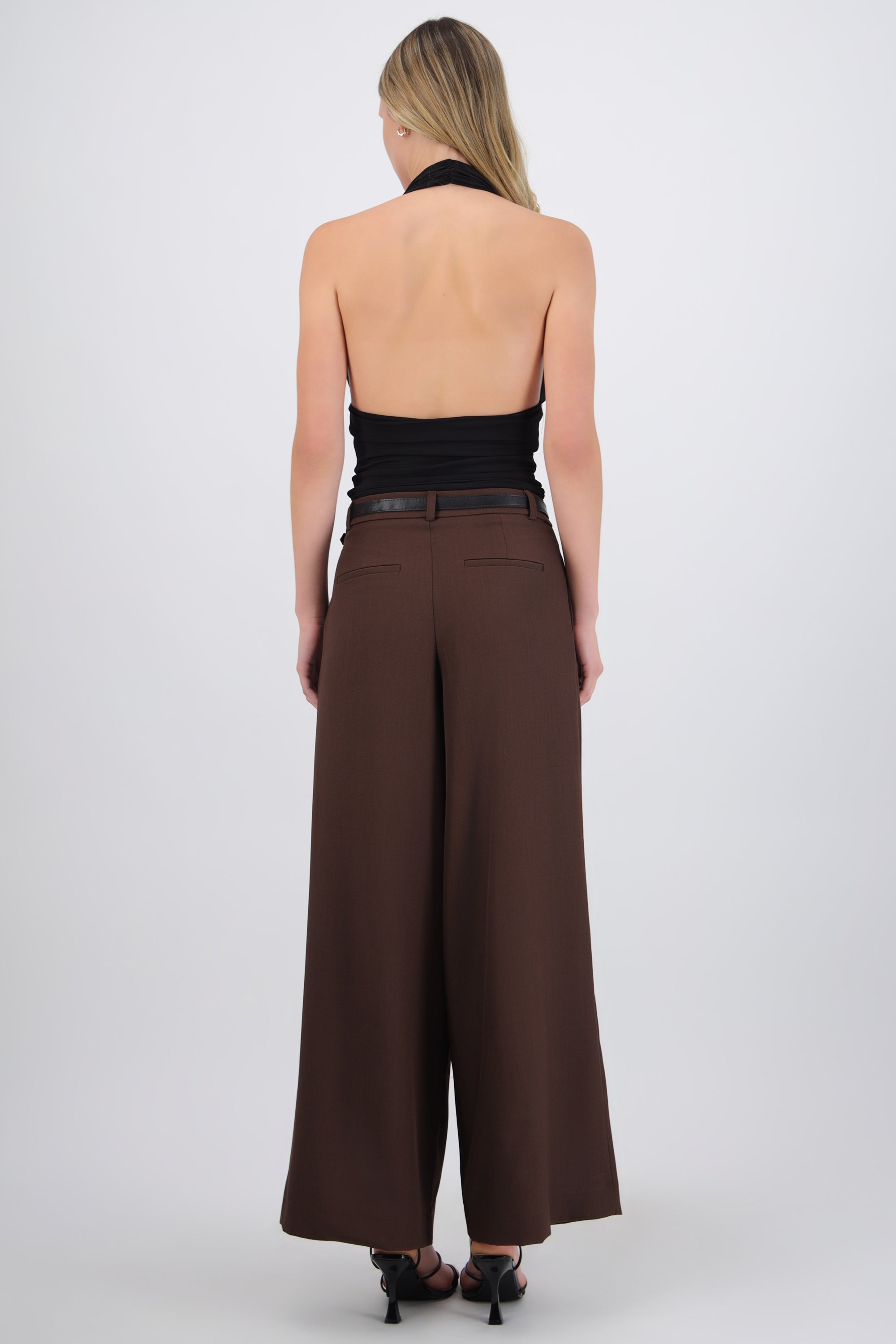 Pantalon con pinzas y cinturon