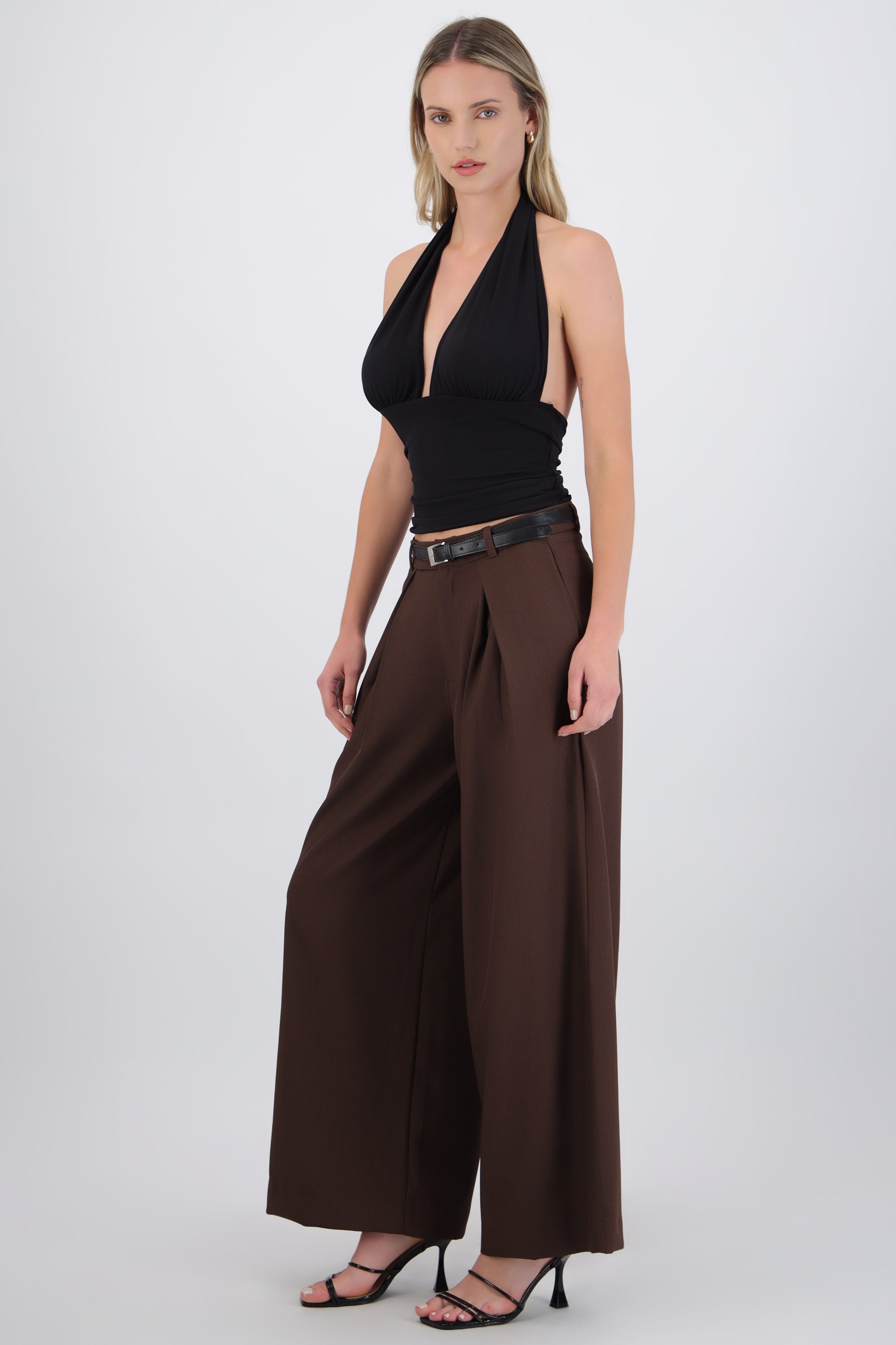 Pantalon con pinzas y cinturon