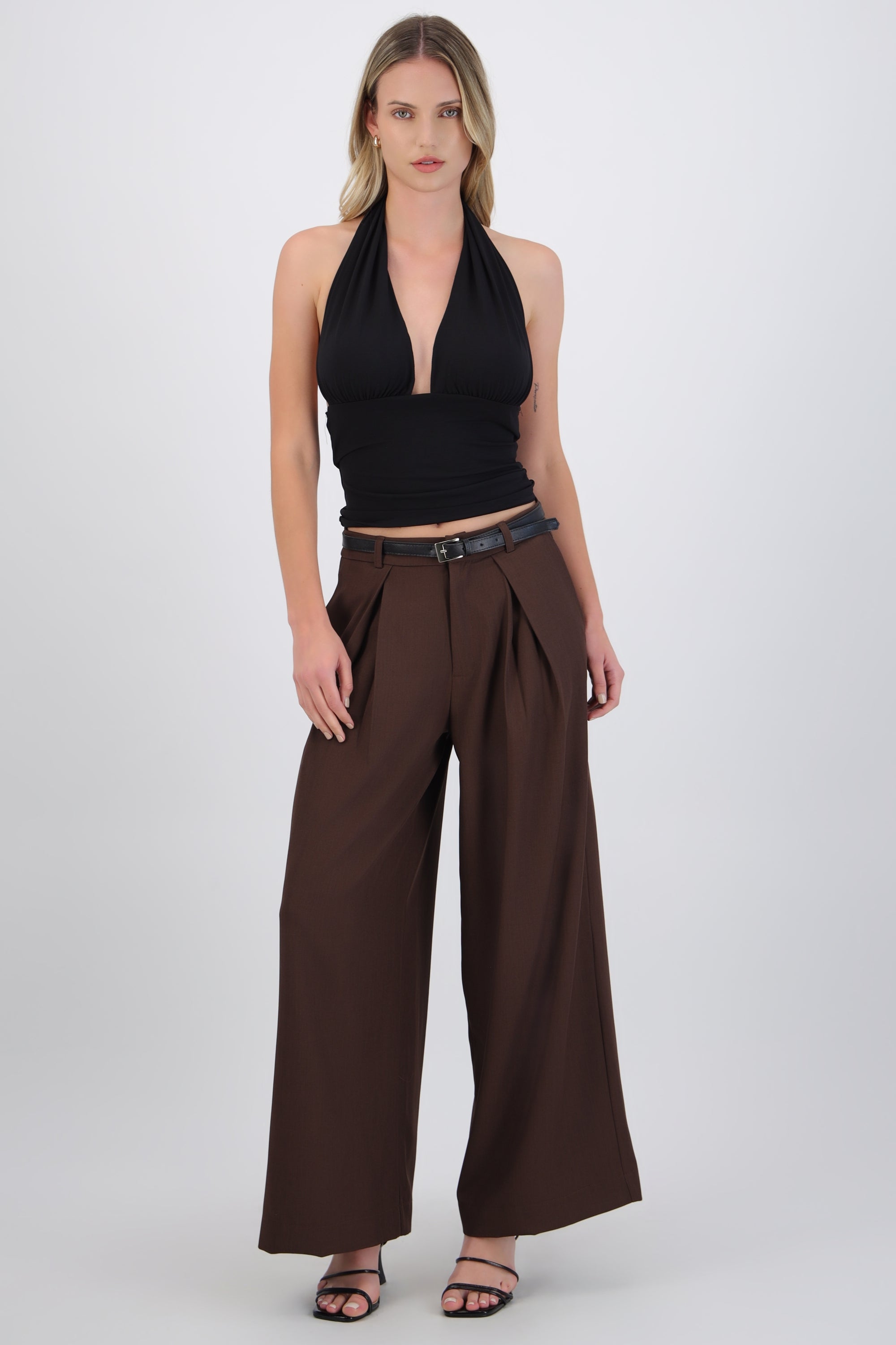 Pantalon con pinzas y cinturon