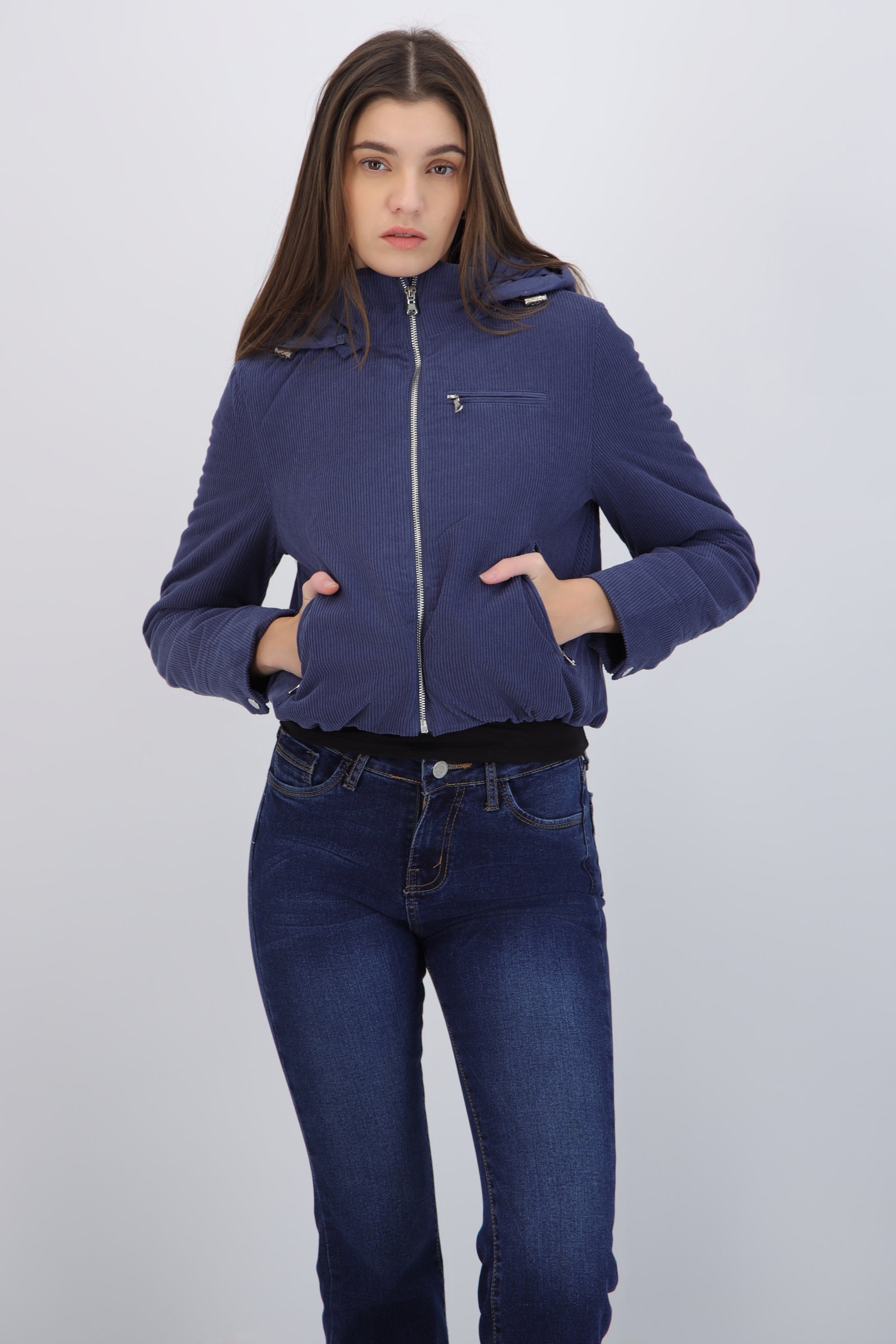 Chamarra ligera textura con gorro