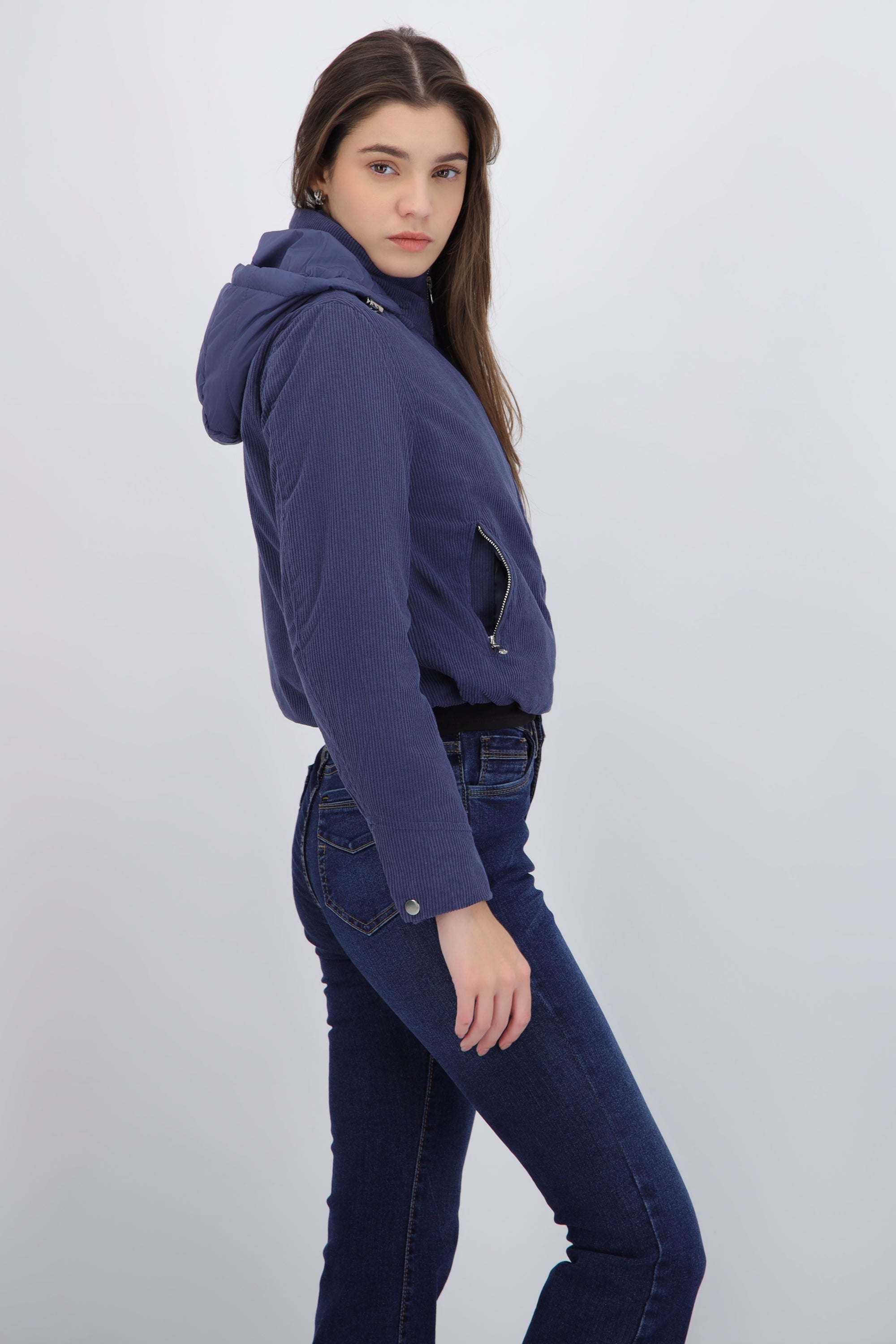 Chamarra ligera textura con gorro