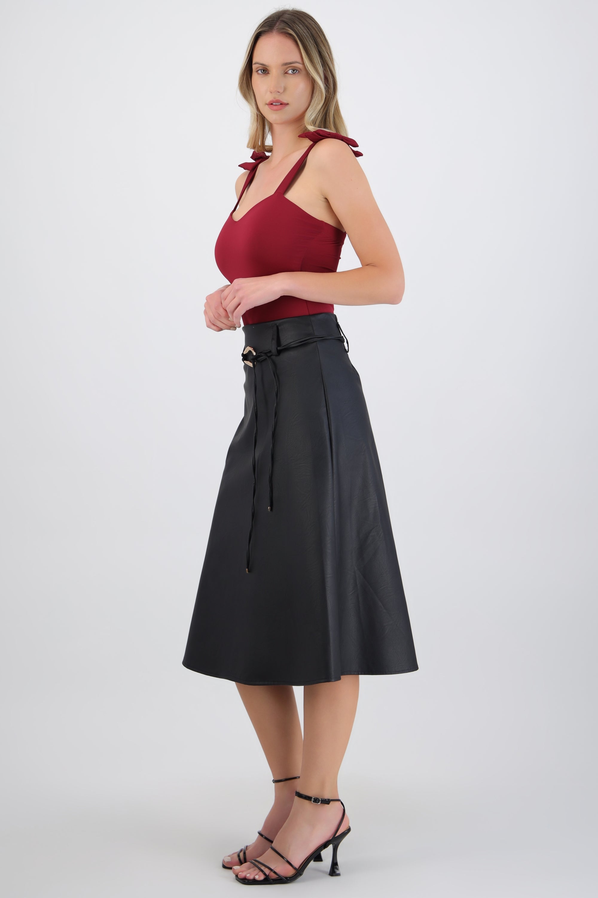 Falda vinipiel cinturon