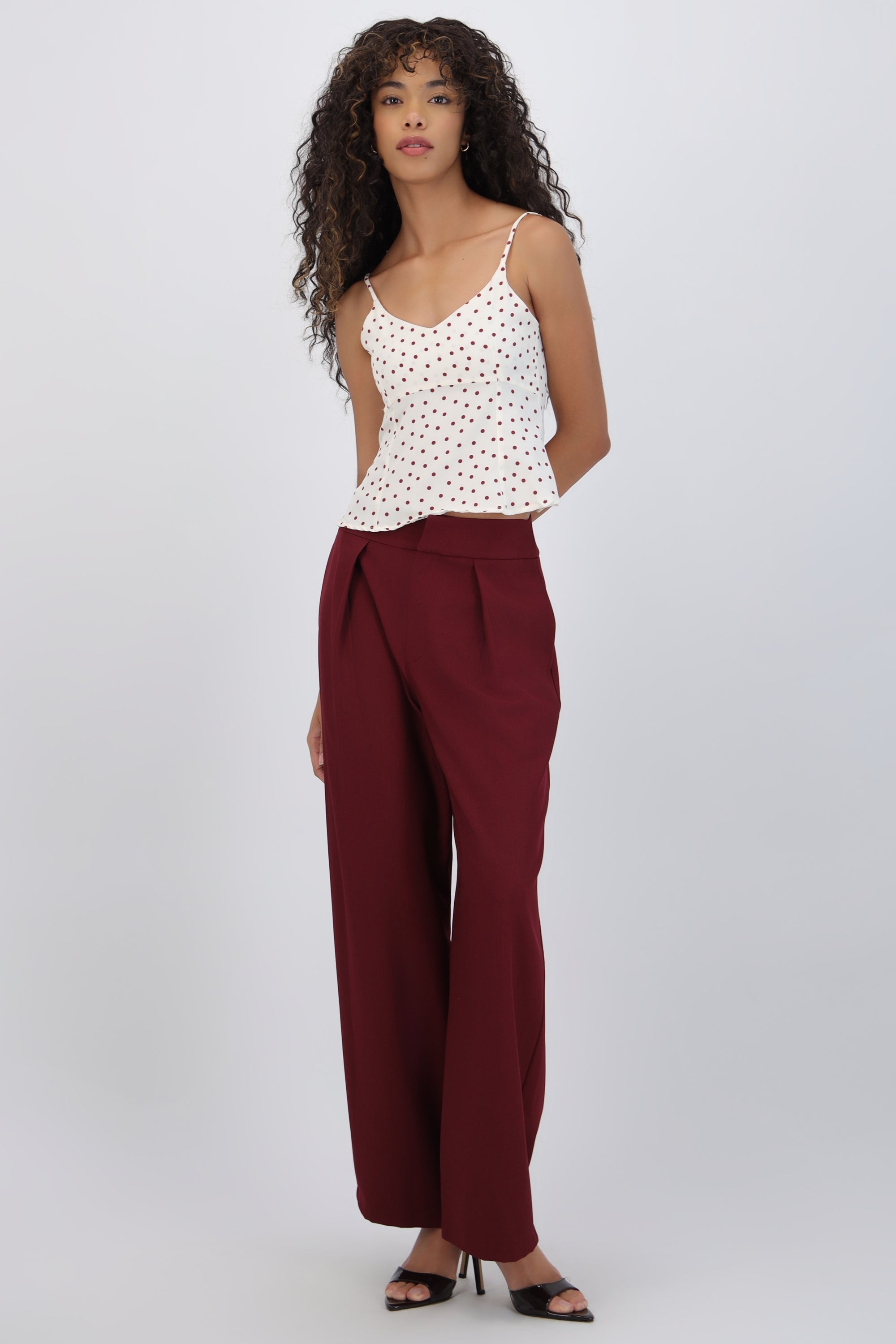 Pantalon con pinzas wide leg