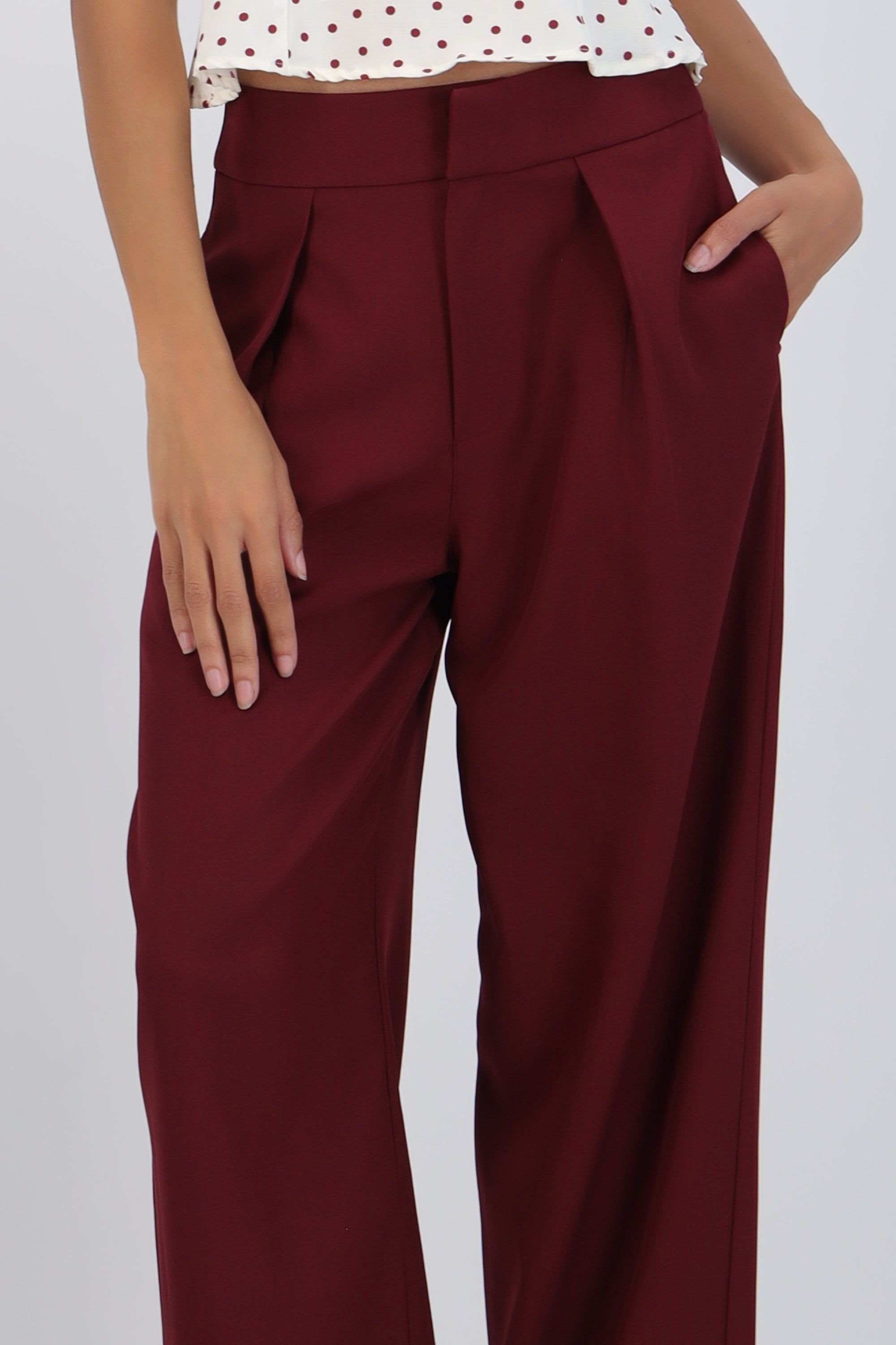 Pantalon con pinzas wide leg