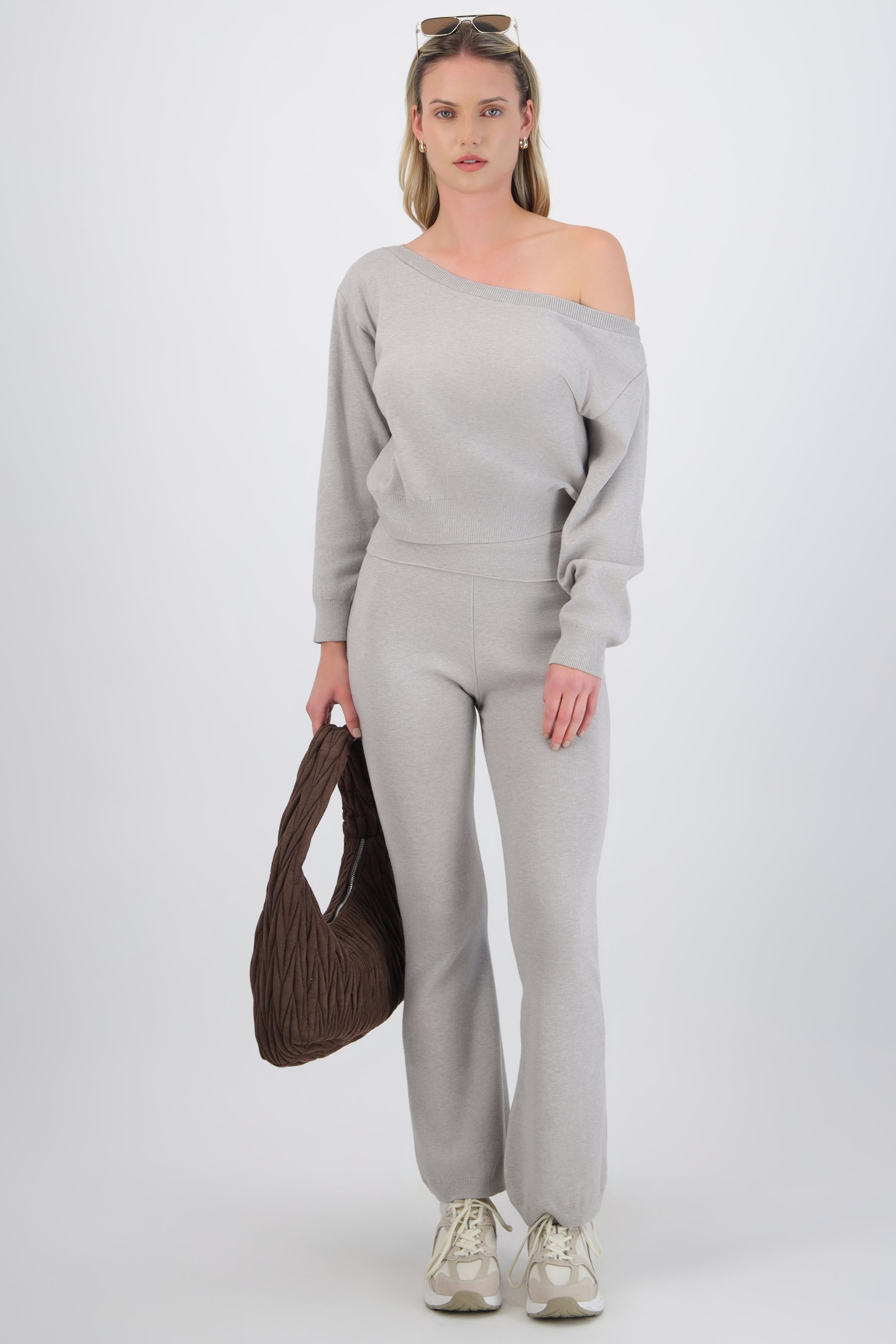 Pantalón flare doblez cadera