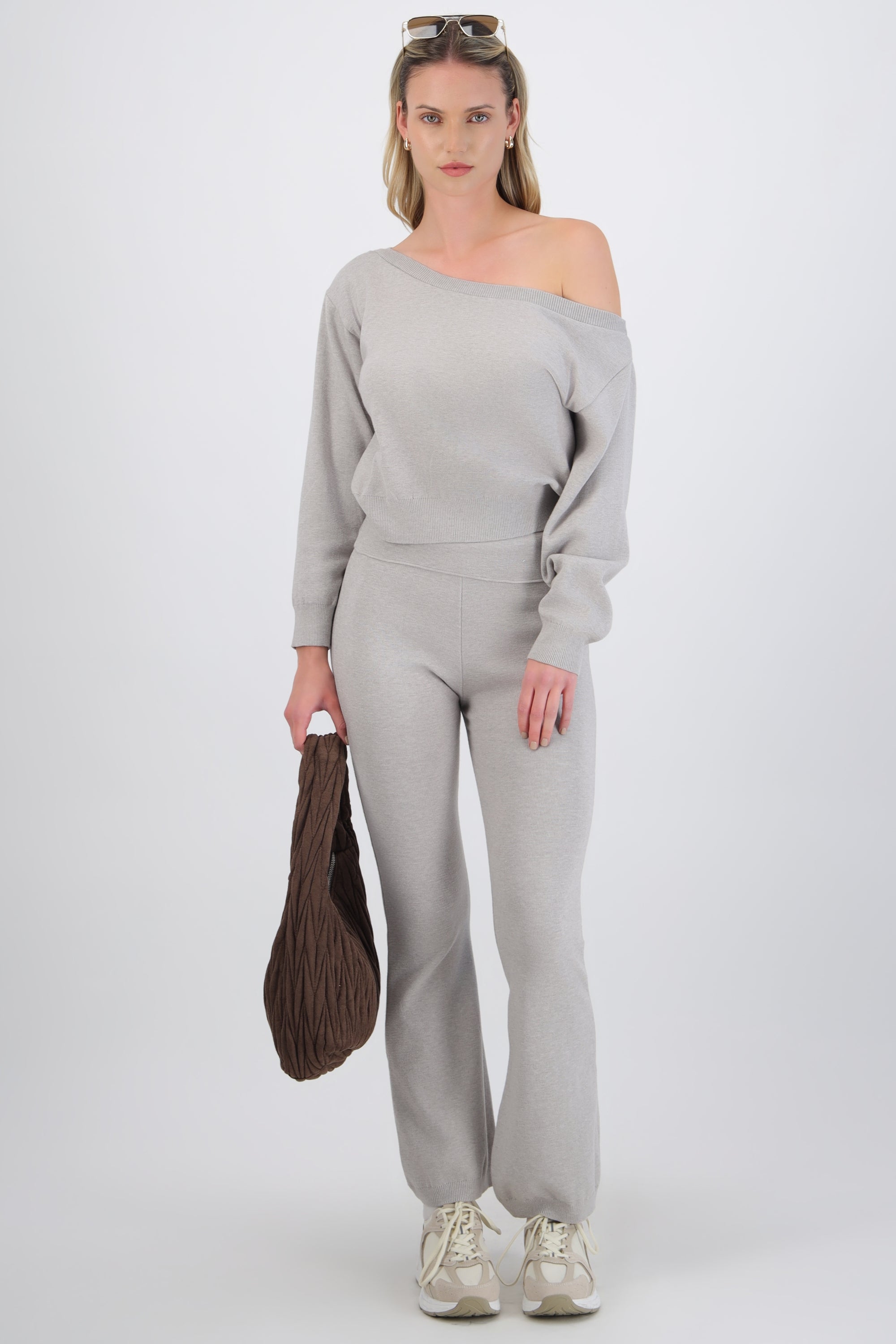 Pantalón flare doblez cadera