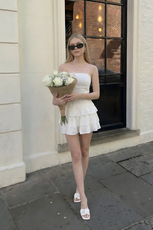 FALDA OLANES CON DETALLE DE ENCAJE