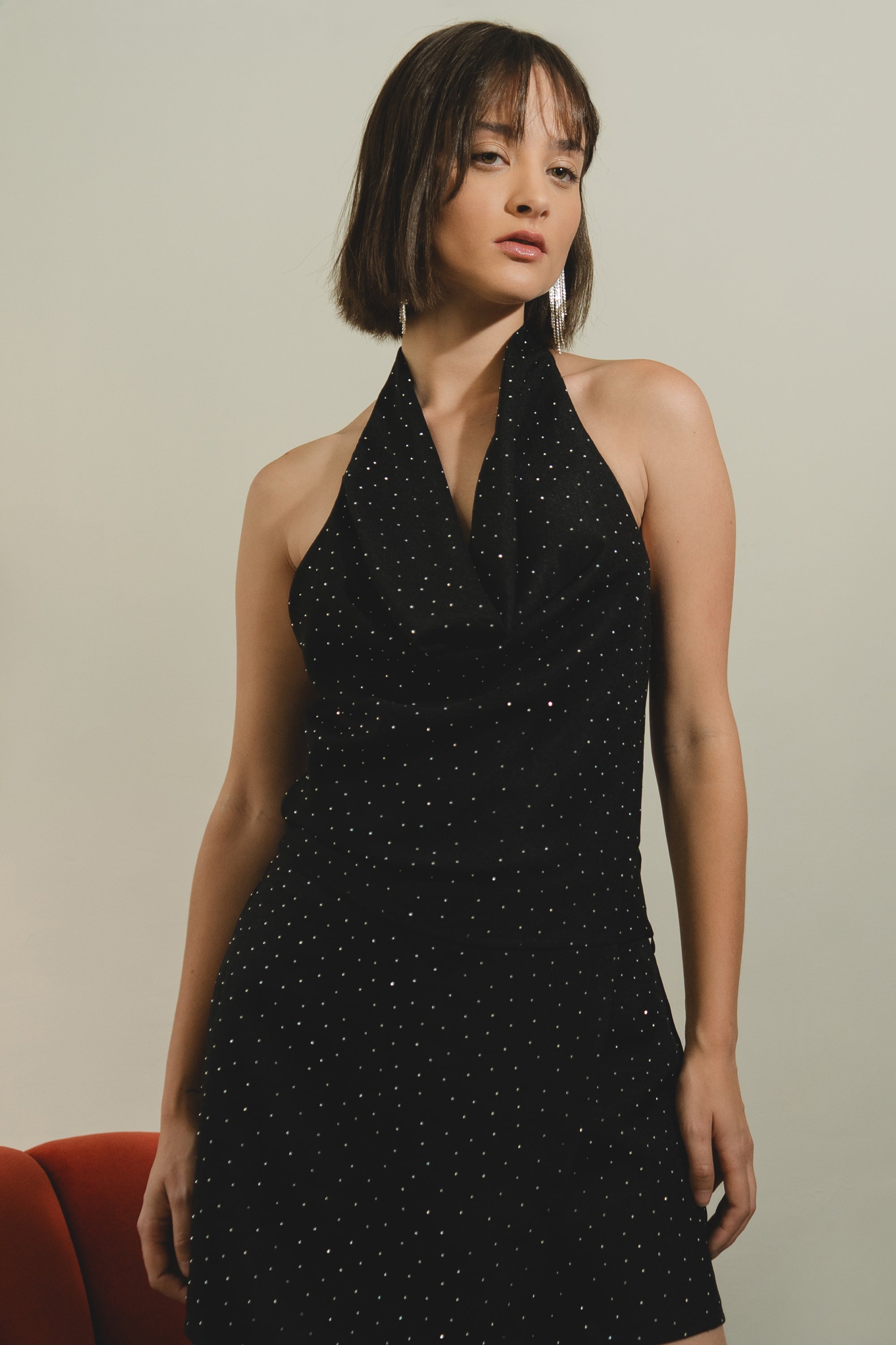 top halter minimal detalle brillos NEGRO