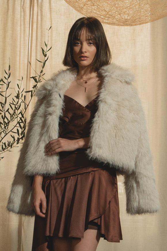 Abrigo corto peluche con lazos PU Hypsters