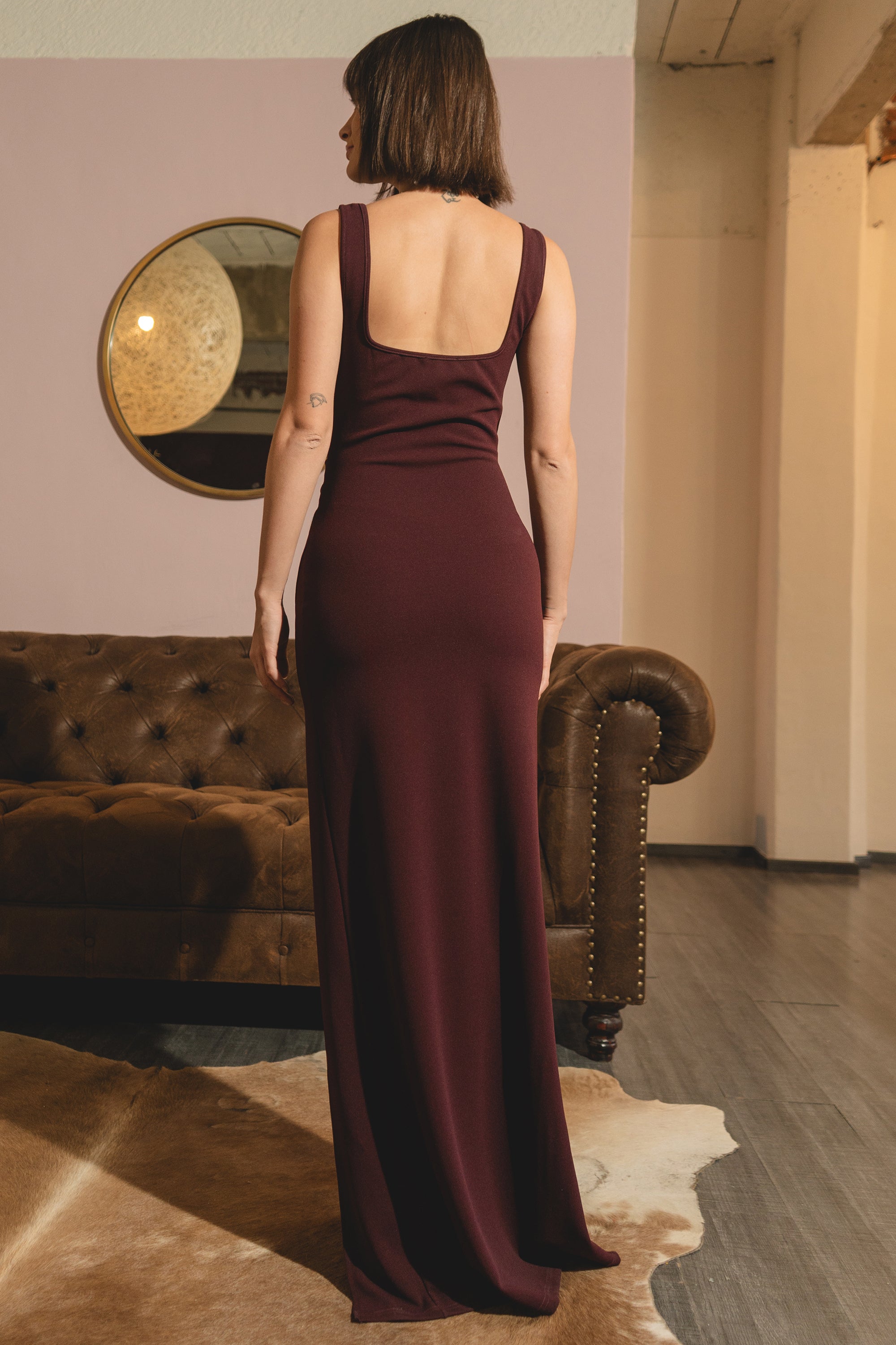Vestido maxi detalle costado VINO