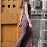 Vestido largo con detalle en el hombro