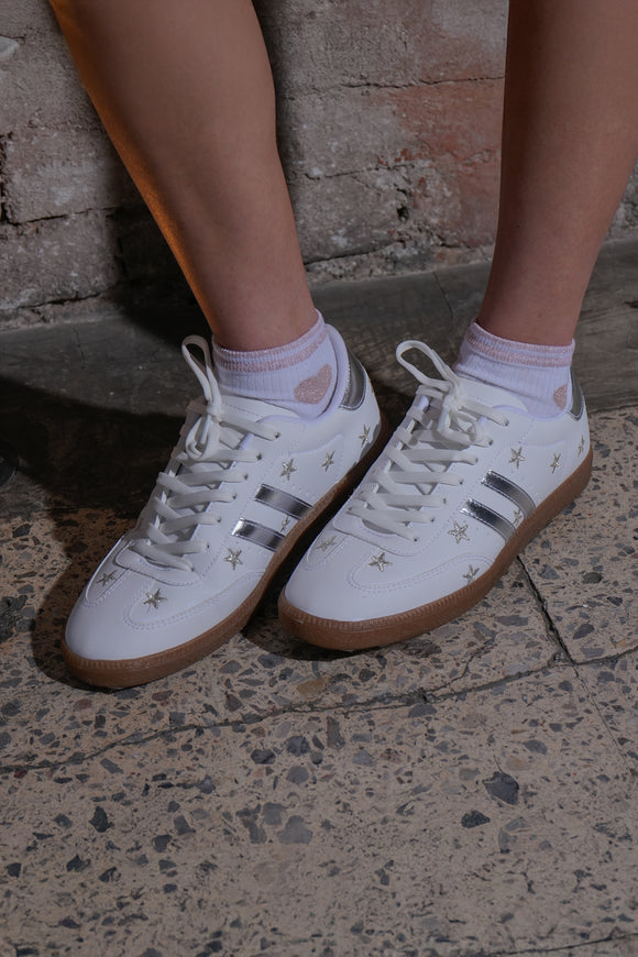 Tenis dos lineas estrellas