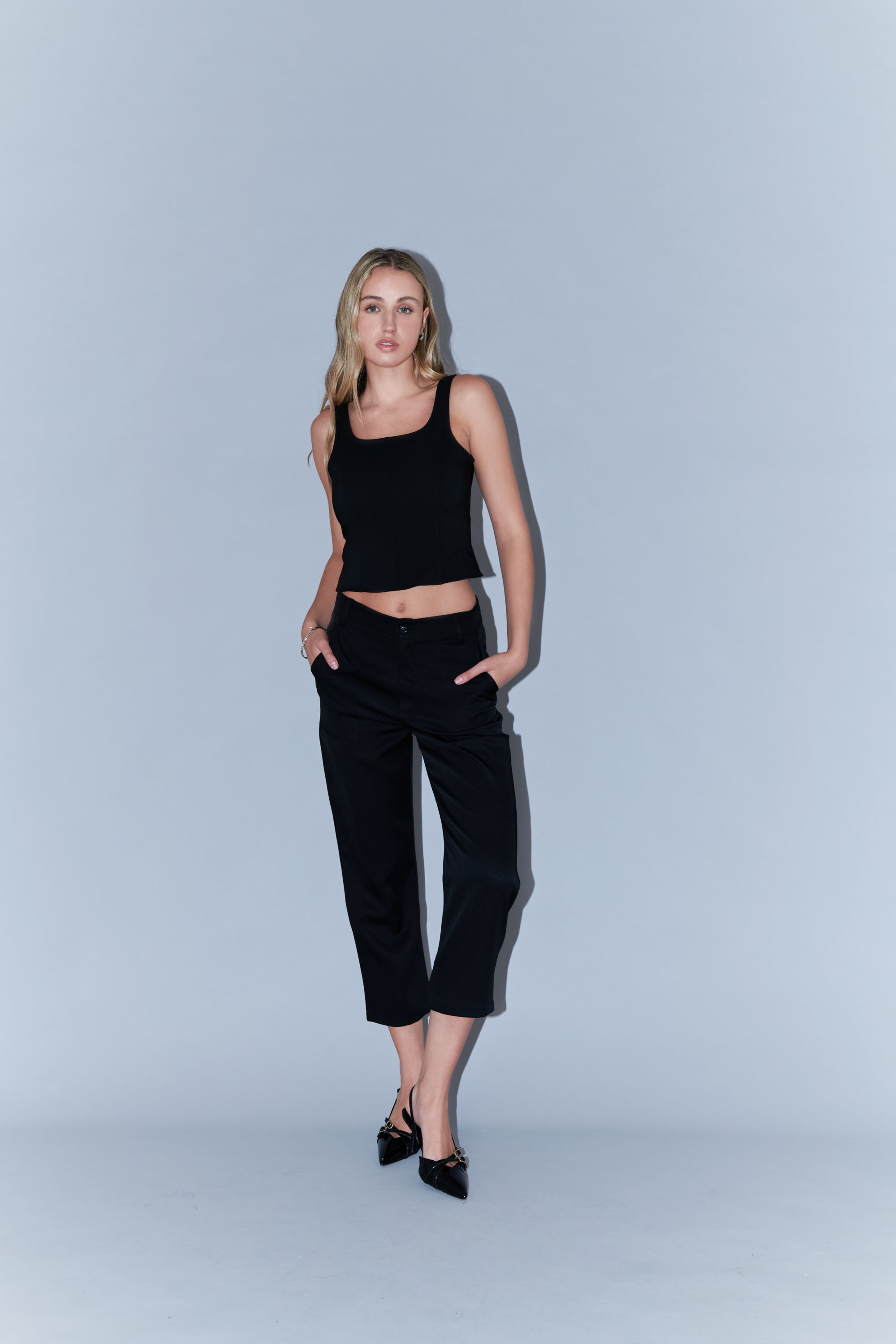 Pantalón Cintura Alta Capri Bolsas NEGRO