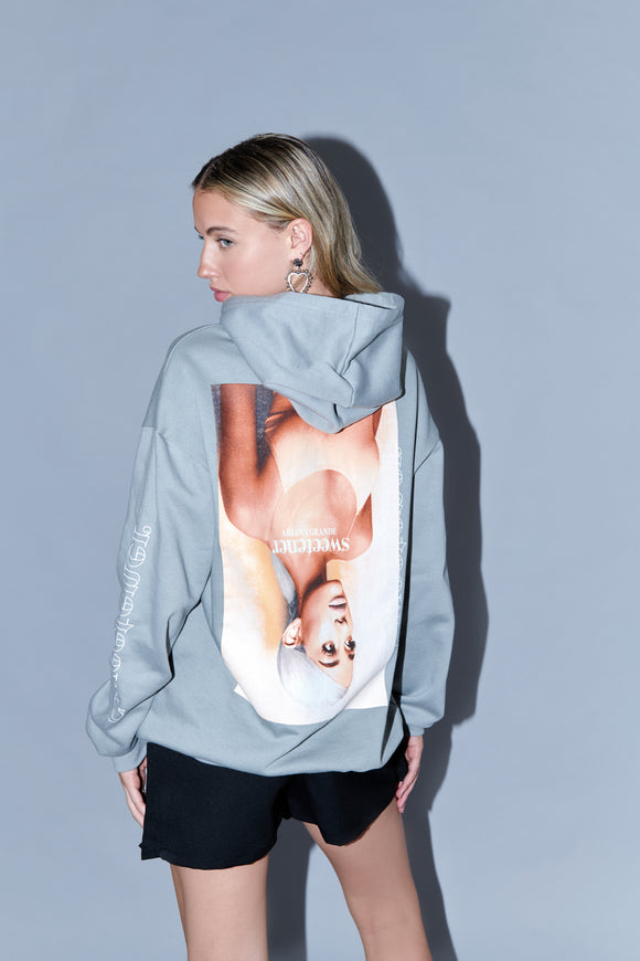 Sudadera Ariana Grande estampado frente espalda