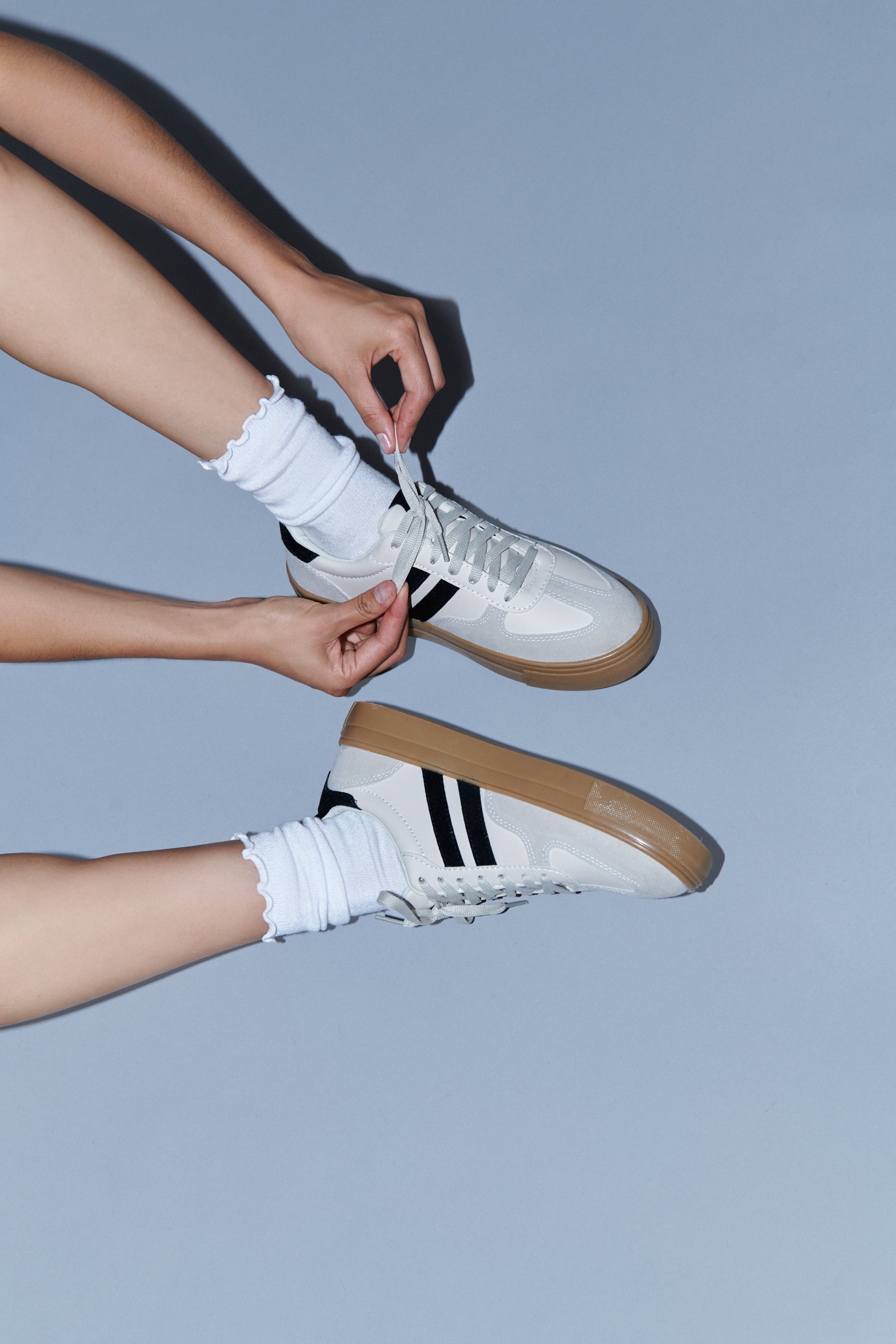 Tenis Dos Líneas Suela Alta NEGRO