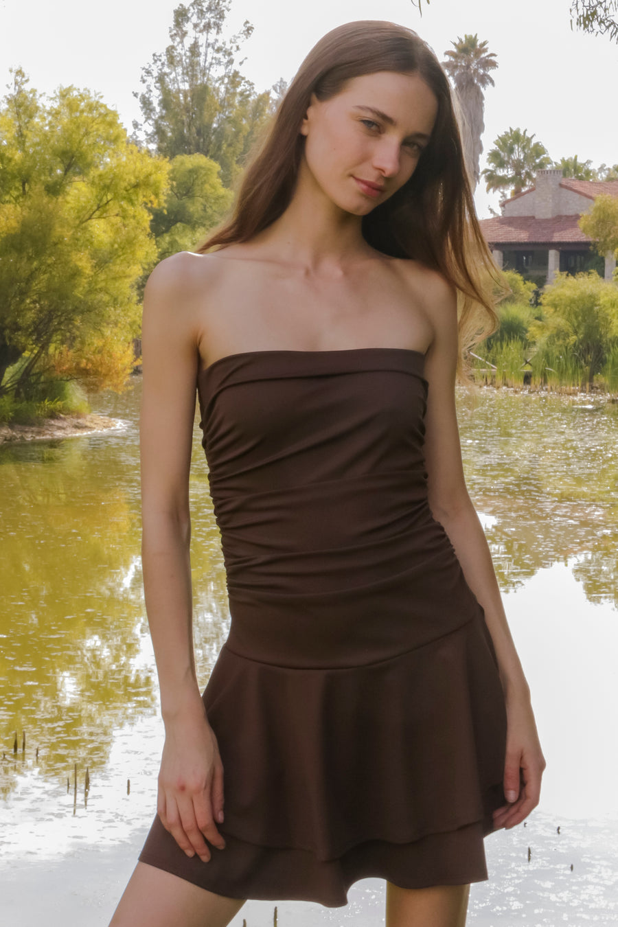 Vestido mini drapeado strapless