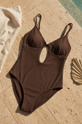 Traje de baño escote concha