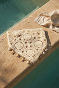 Pañuelo crochet con aplicaciones