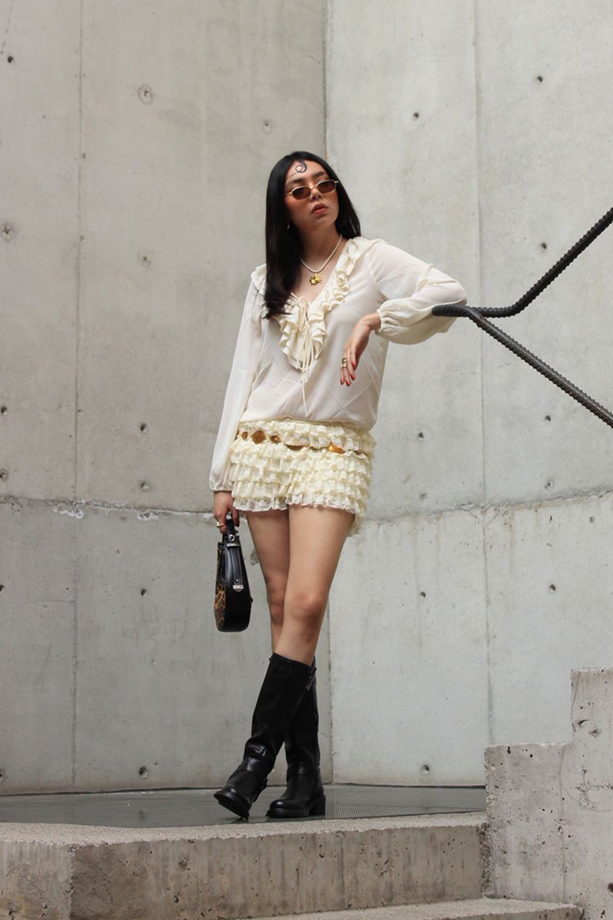 Short multi olanes encaje CREMA