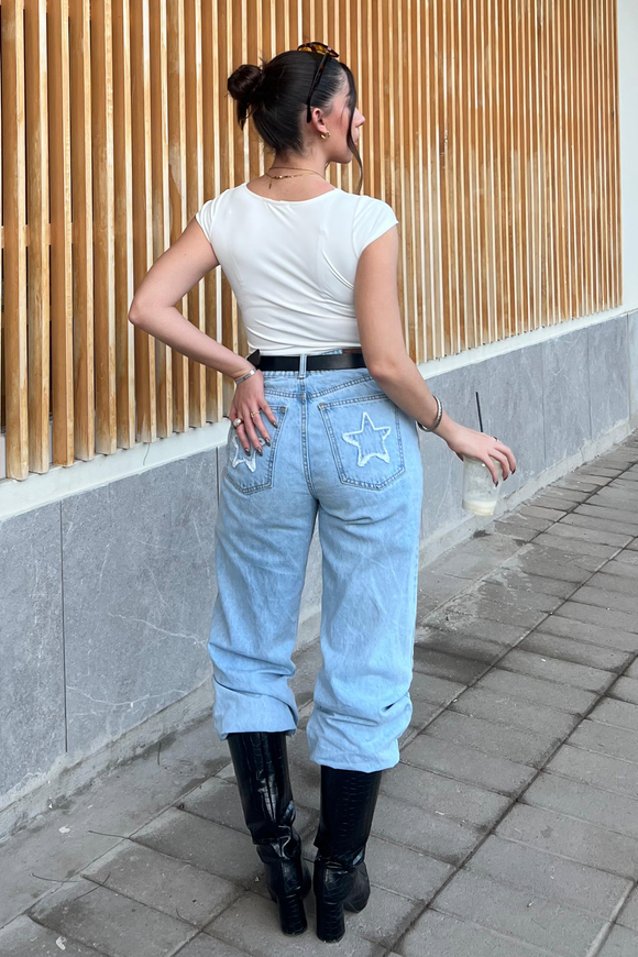 Jeans wide leg estrellas traseras